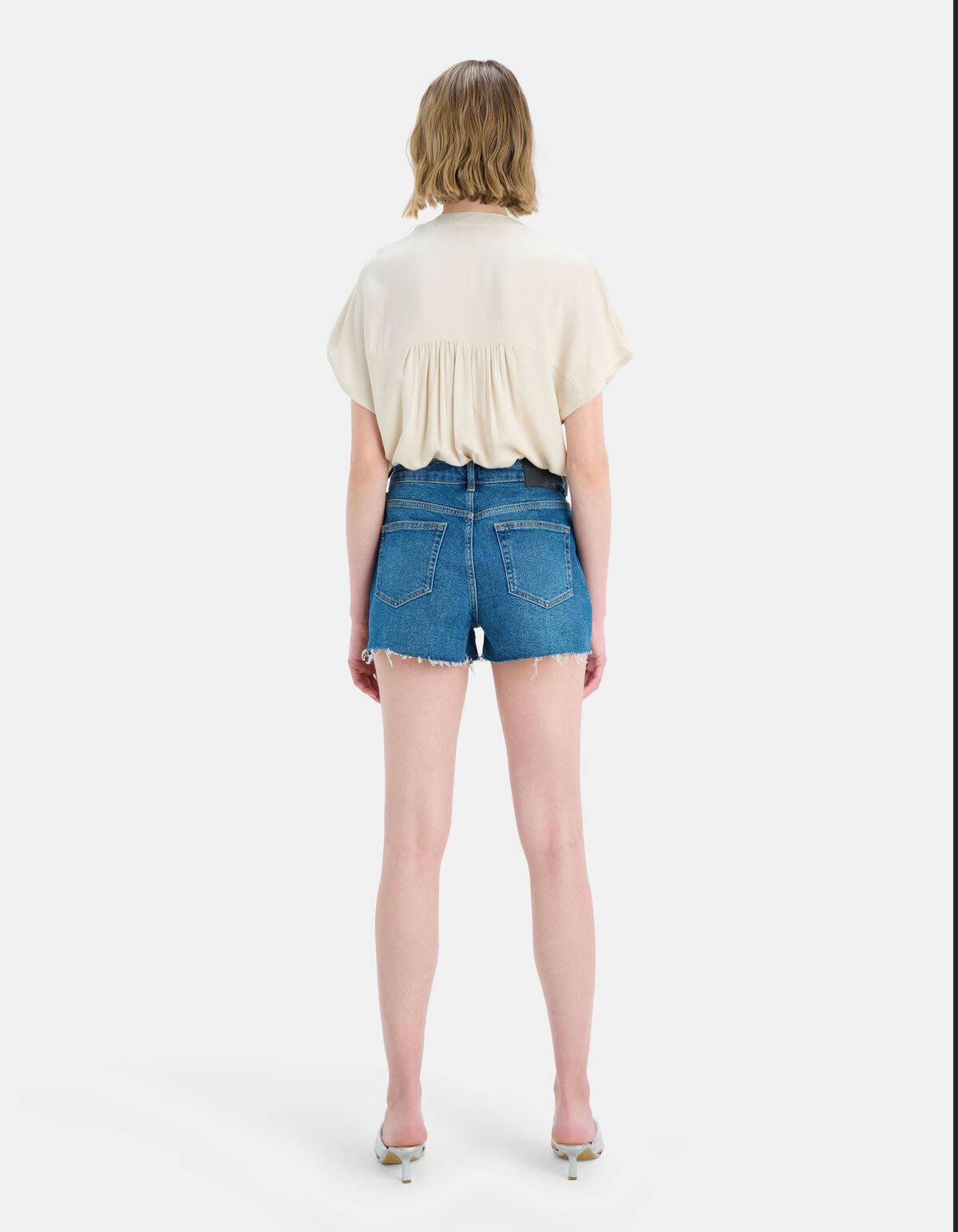 Stella Short EKSEPT