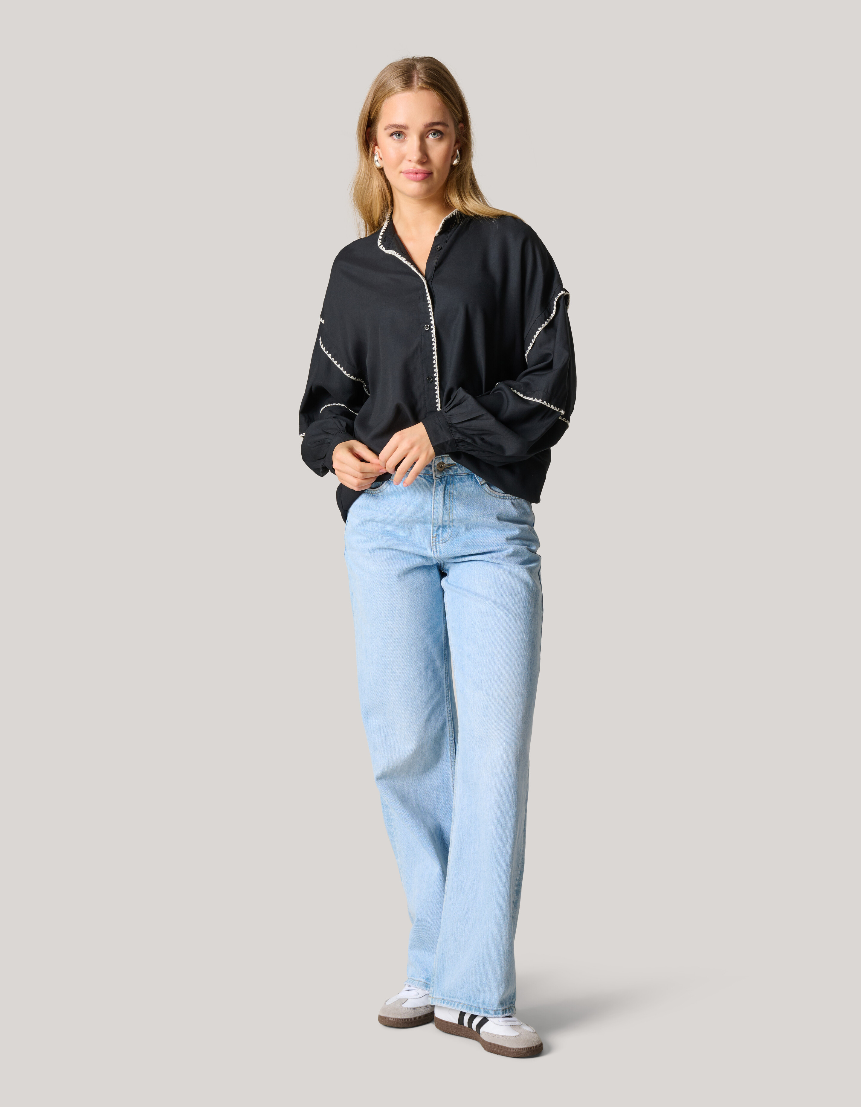 Embroidery Blouse Zwart SHOEBY WOMEN