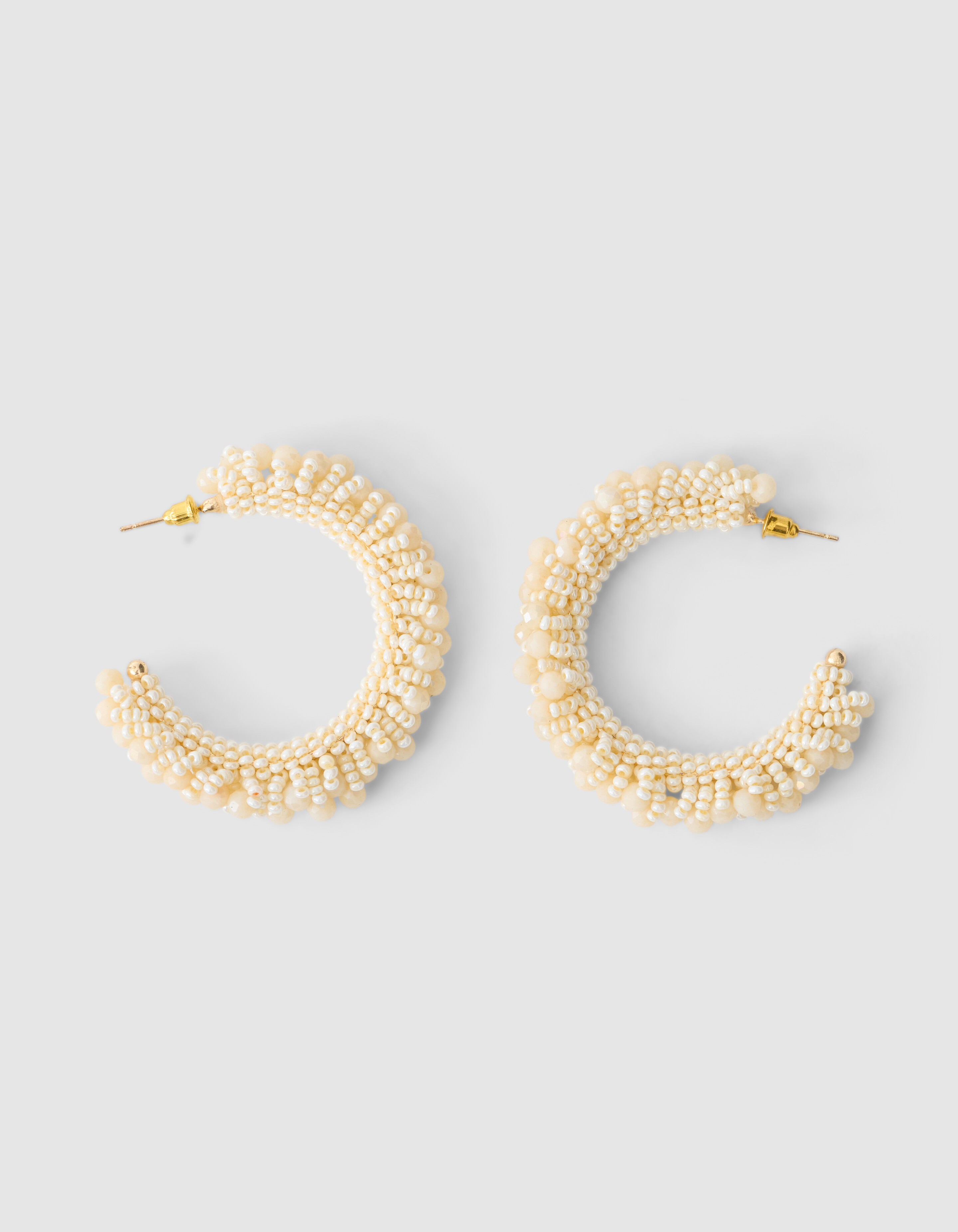 Beaded Hoop Oorbellen Gebroken Wit SHOEBY ACCESSOIRES