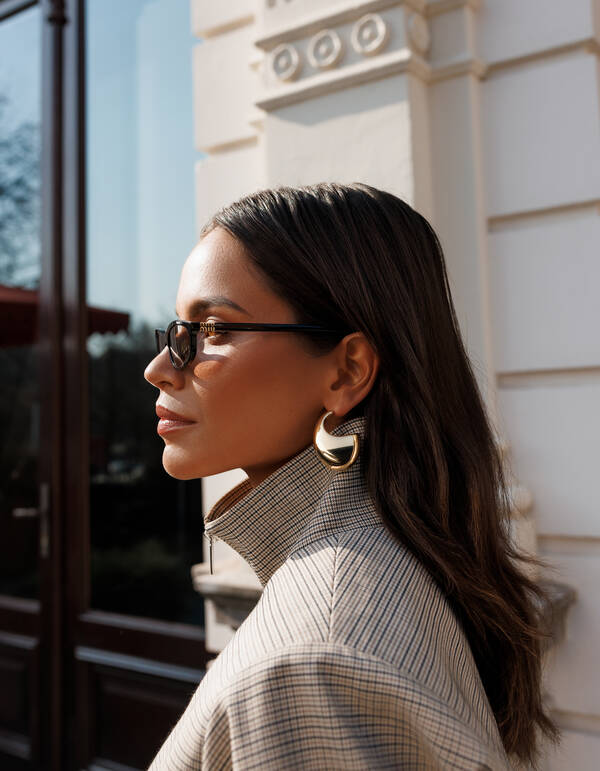 Oval Hoop Oorbellen Goud By Monica SHOEBY ACCESSOIRES