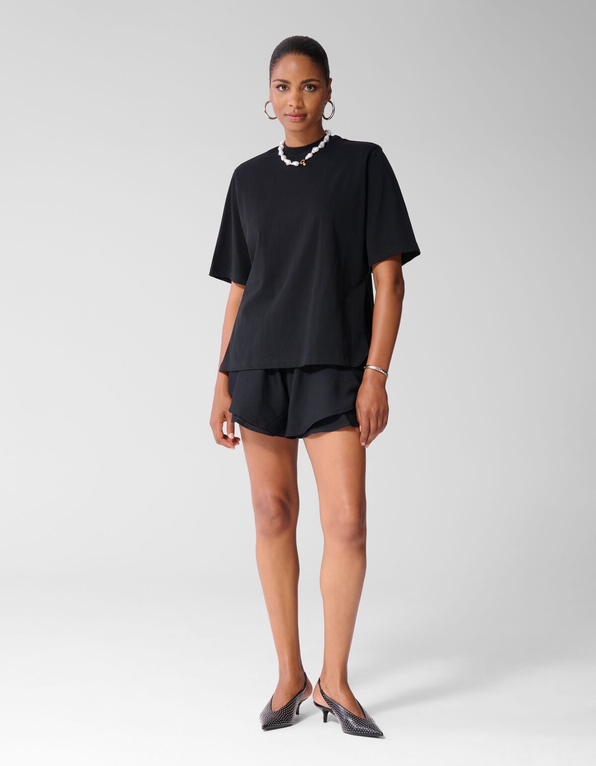 Ruffled Short Zwart SHOEBY WOMEN