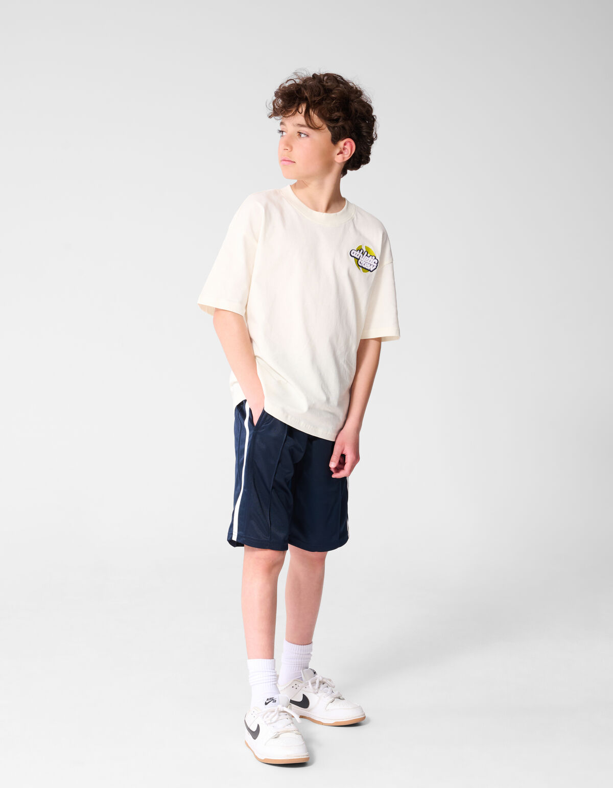 Athletic Artwork T-shirt Gebroken Wit SHOEBY BOYS