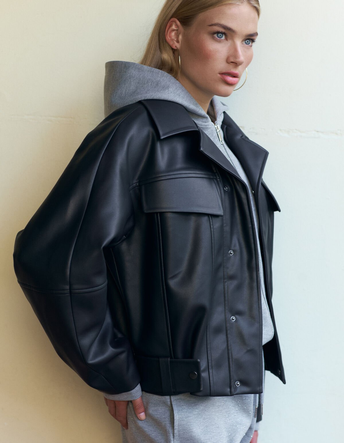 Oversized Vegan Leren Jack Zwart By Fred SHOEBY WOMEN