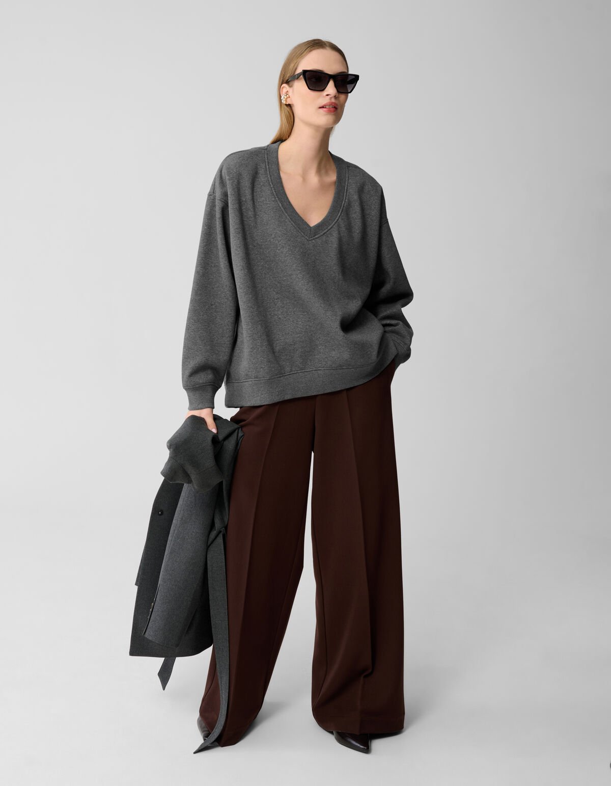Oversized V-hals Sweater Donkergrijs By Lonneke SHOEBY WOMEN