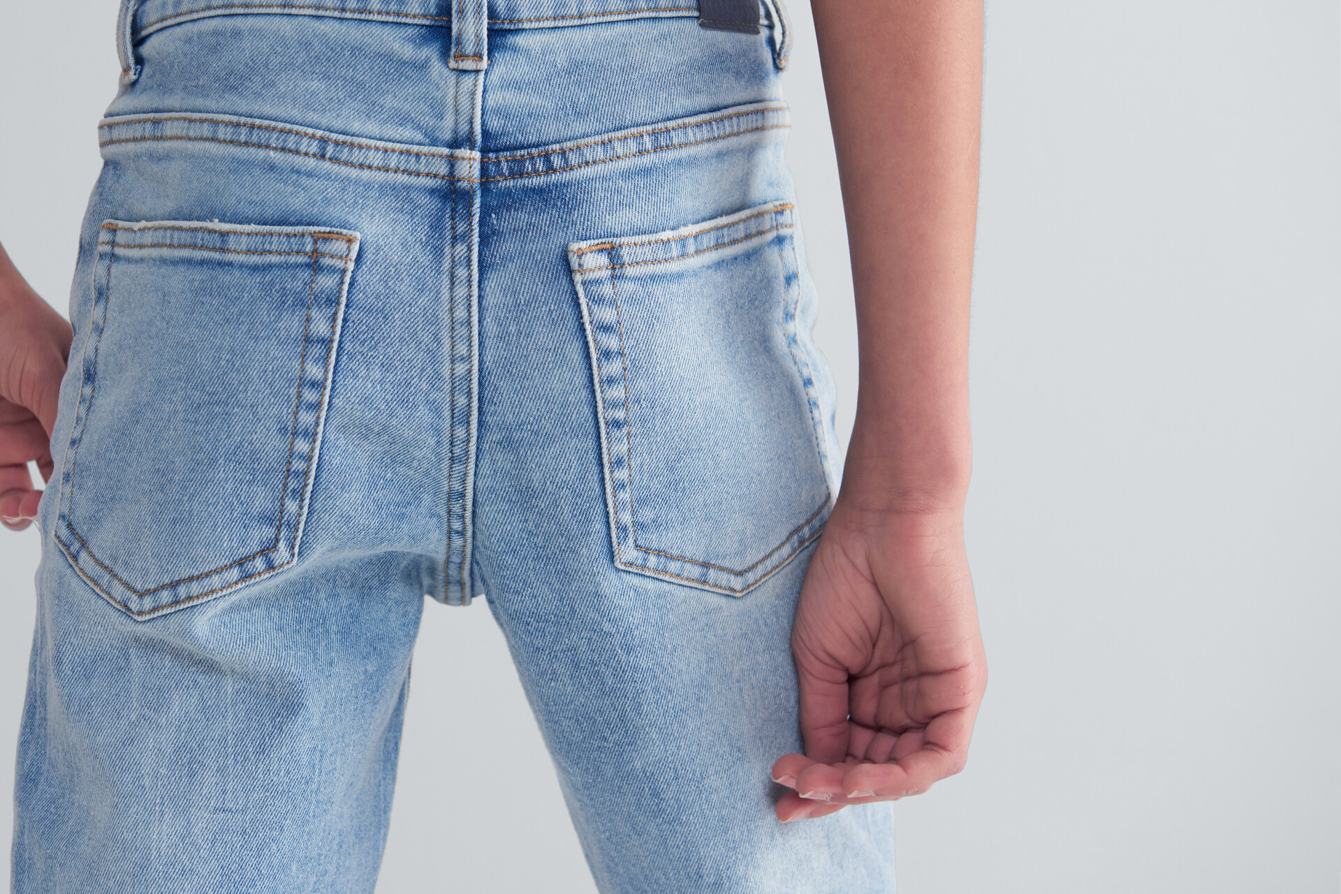 Vintage Bleach Tapered Jeans JILL&MITCH