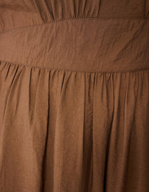 Ruffle V-hals Maxi Jurk Donkerbruin SHOEBY WOMEN