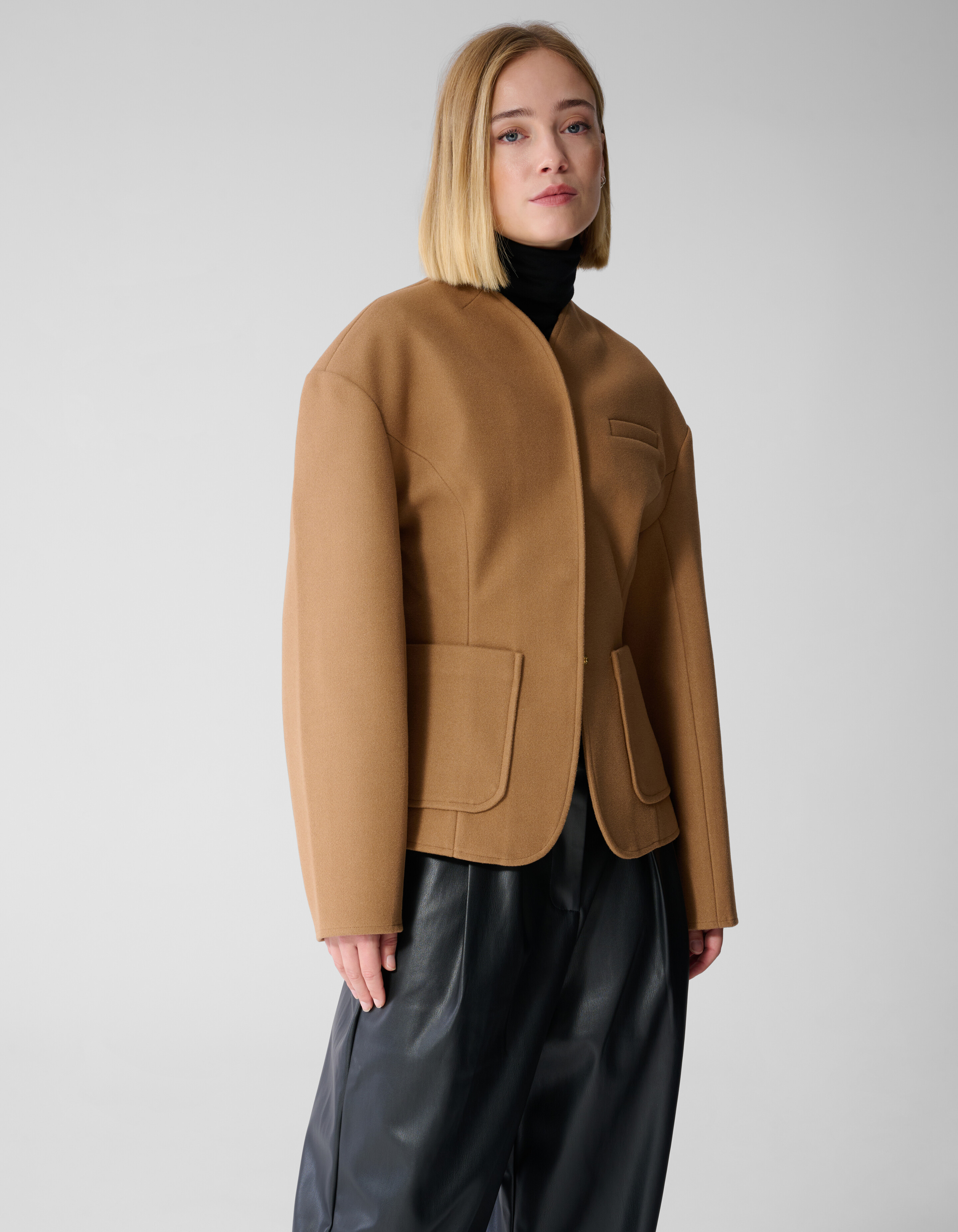 Eggshape Jack Camel By Lonneke SHOEBY WOMEN