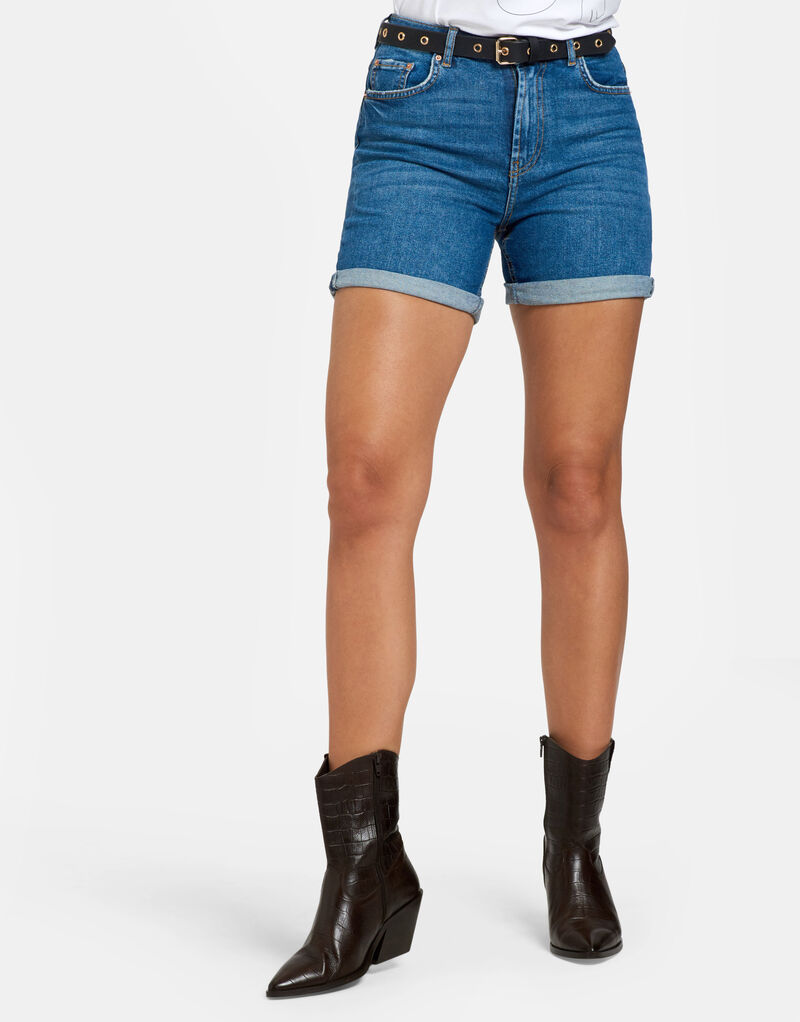 Leah Mom Short