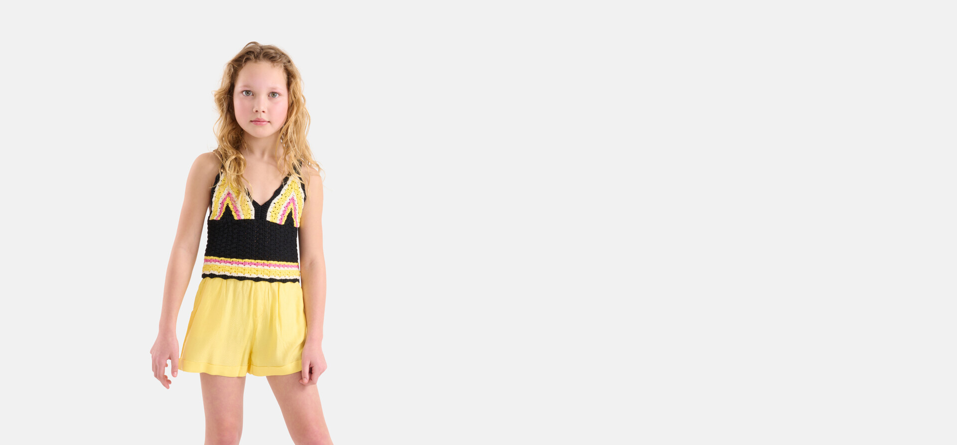 Crochet Triangle Top Donkergrijs SHOEBY GIRLS