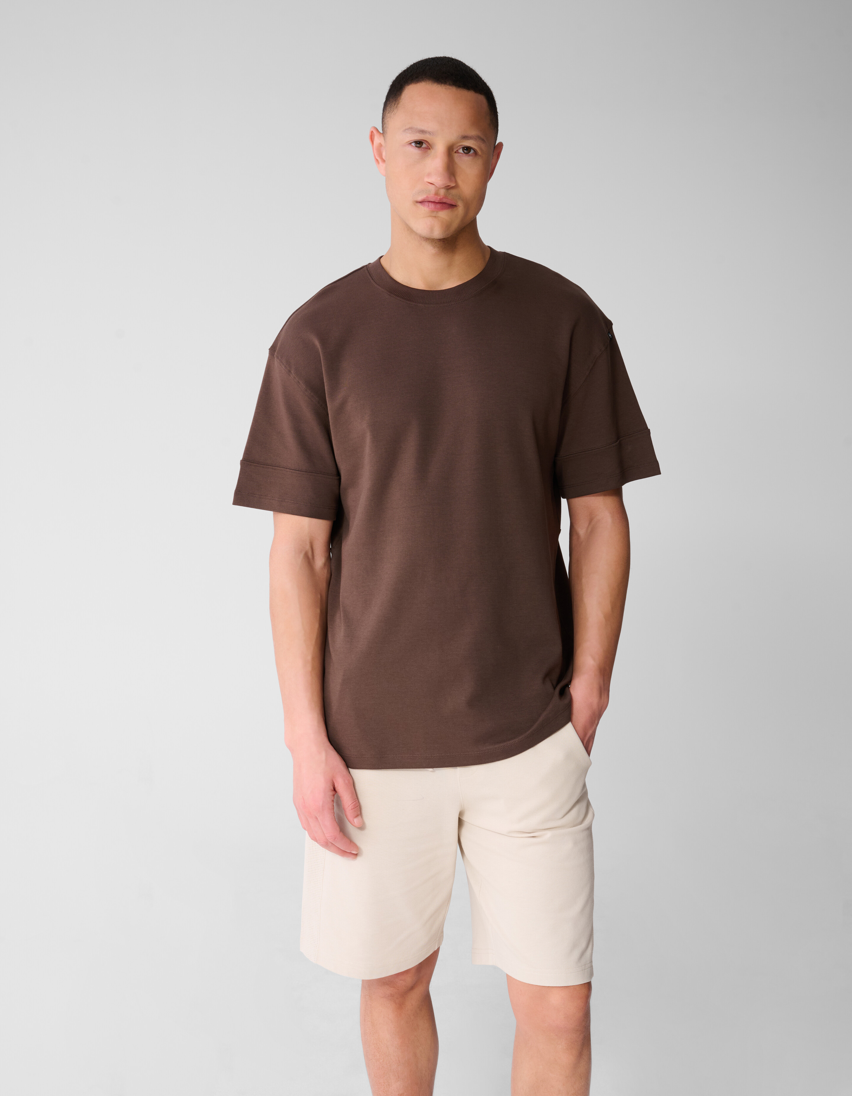 Minimalistisch T-shirt Donkerbruin SHOEBY MEN