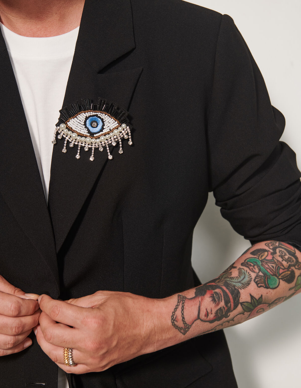 Eye Broche Goud By Fred SHOEBY ACCESSOIRES