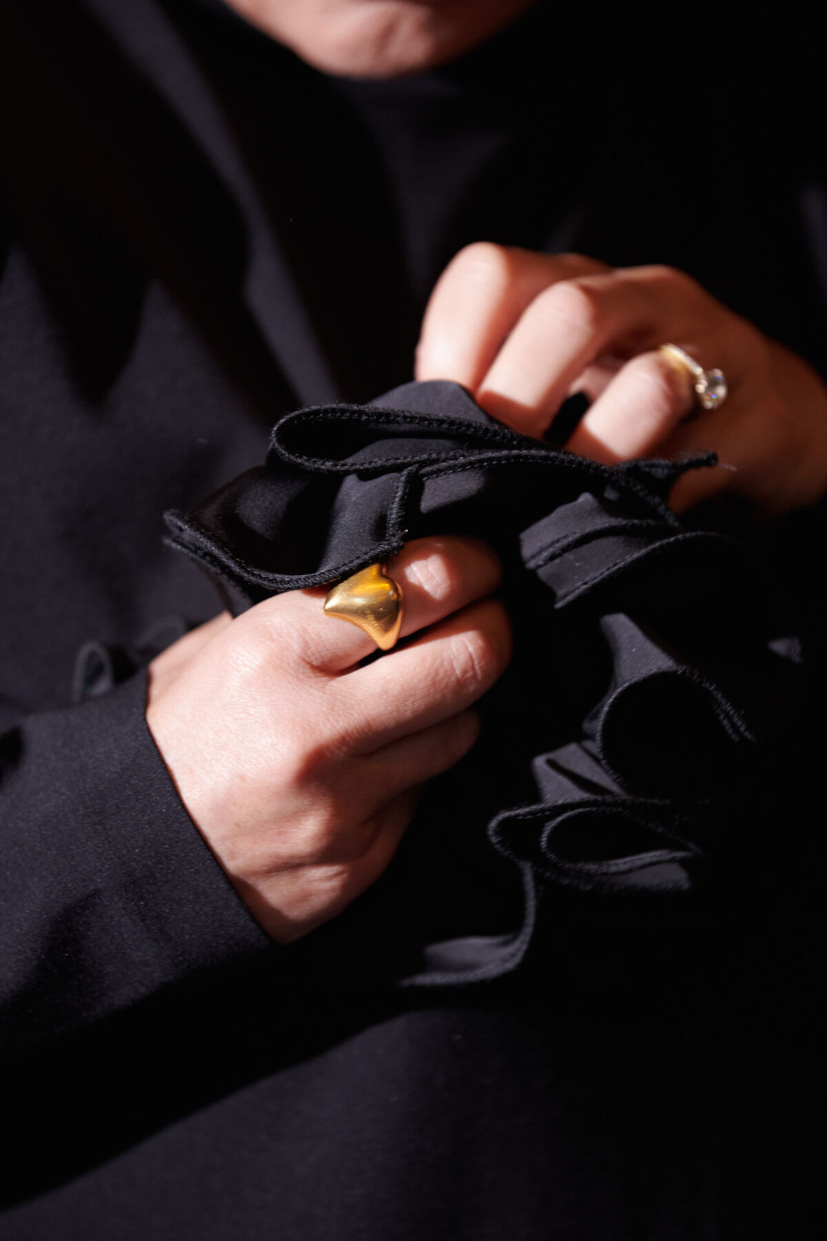 Bloemen Broche Zwart By Lonneke SHOEBY ACCESSOIRES