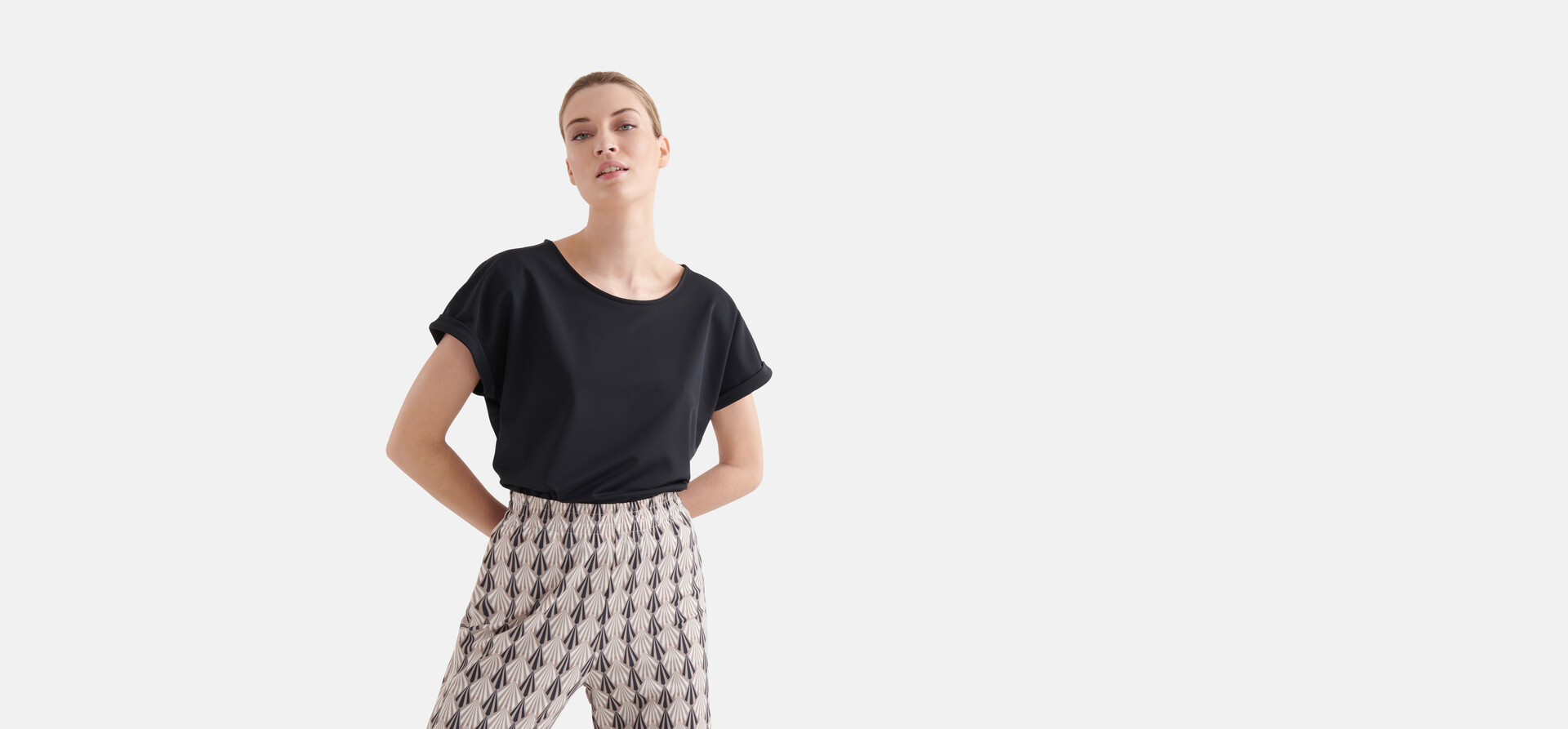 Travel T-shirt Zwart By Mieke SHOEBY WOMEN