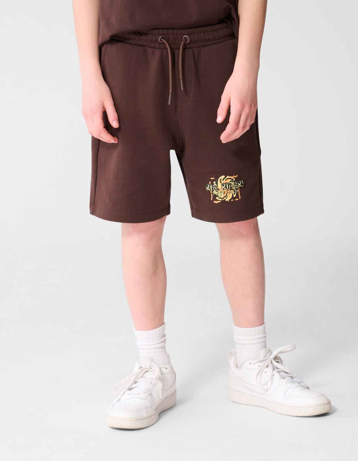 Riders Artwork Short Donkerbruin SHOEBY BOYS