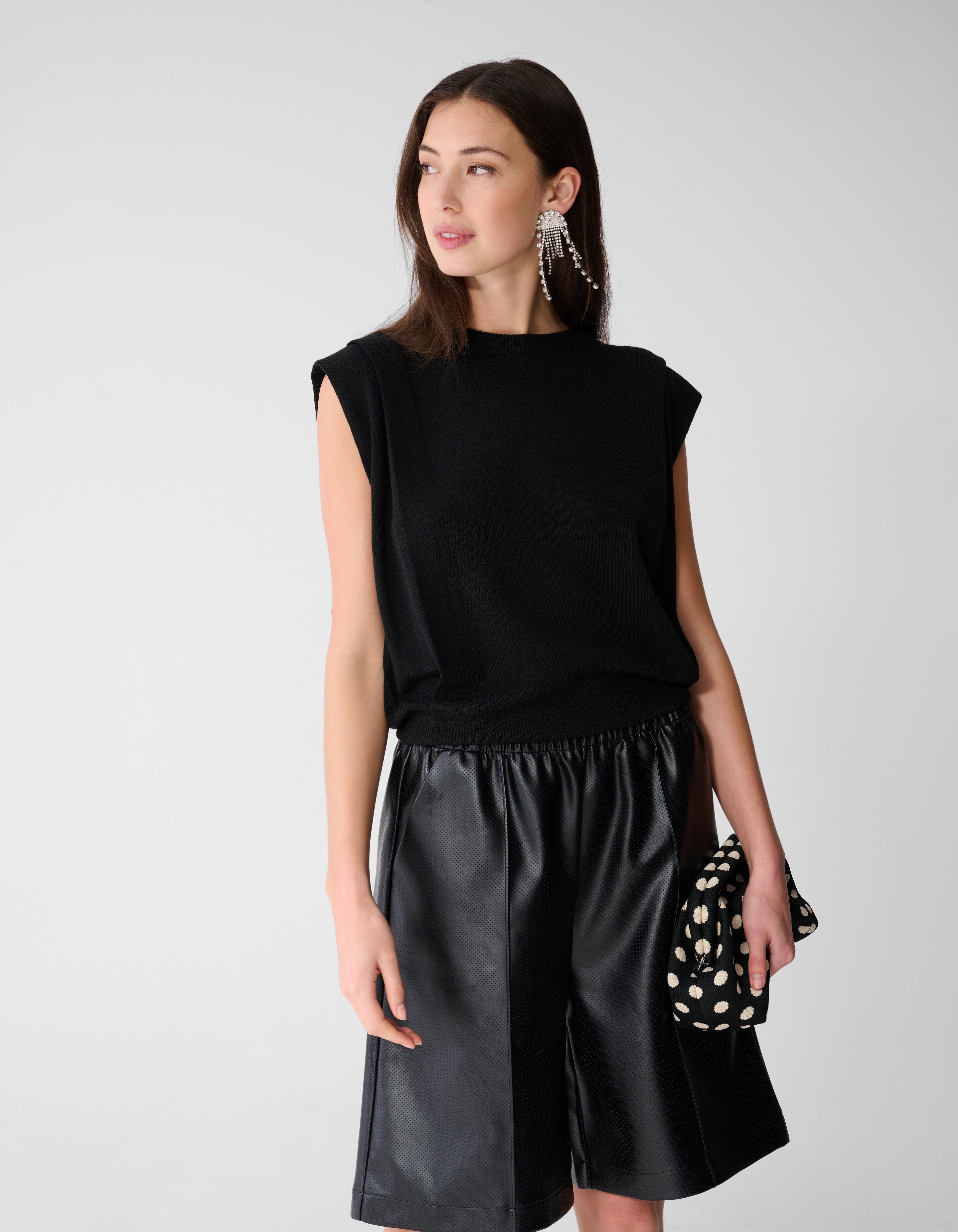 Pleated Shoulder Top Zwart SHOEBY WOMEN