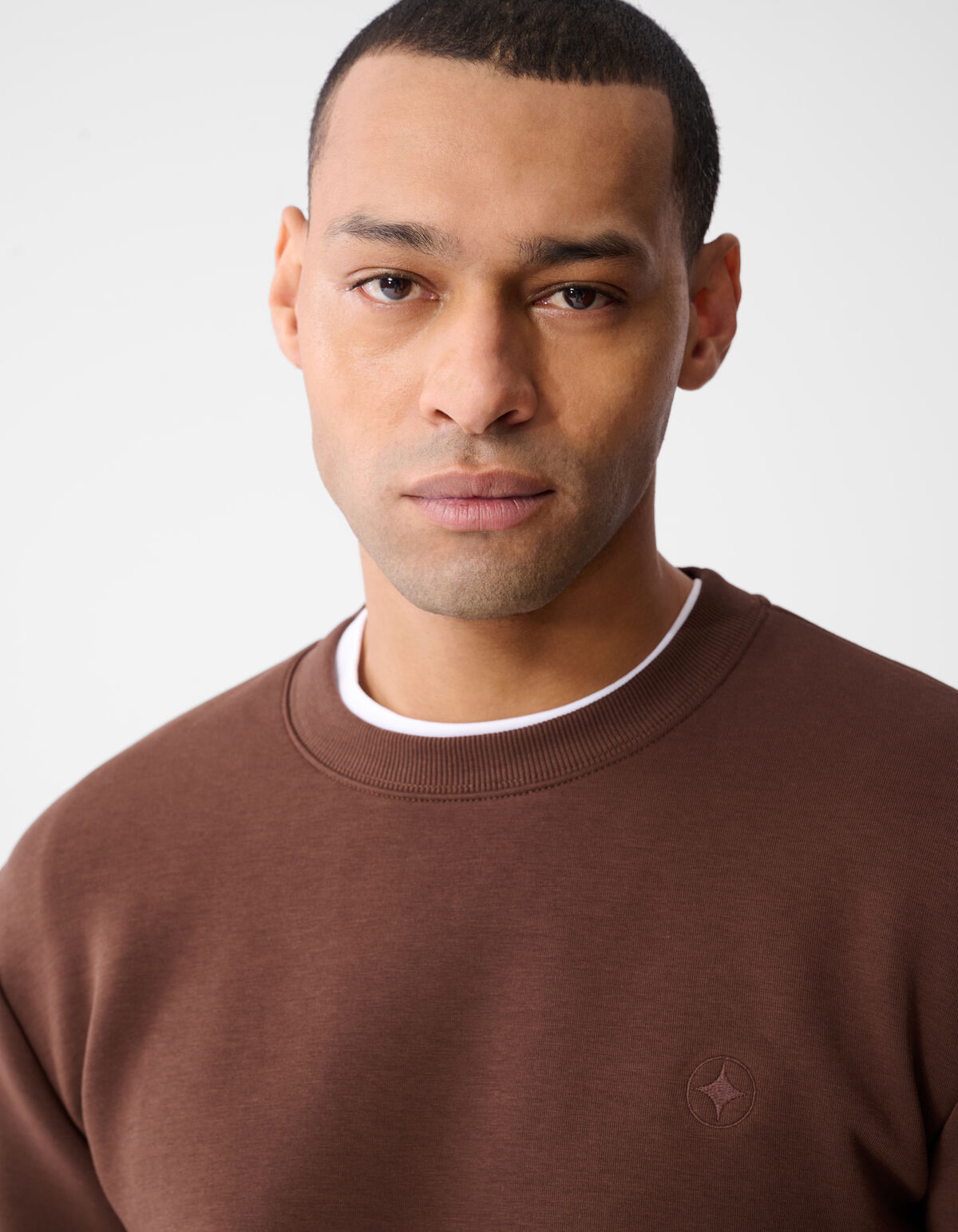 Spark Embroidery Sweater Donkerbruin SHOEBY MEN