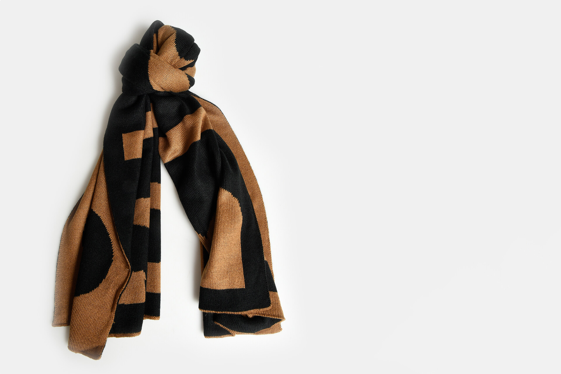 Anoa Tekst Sjaal ACCESSOIRES SHOEBY