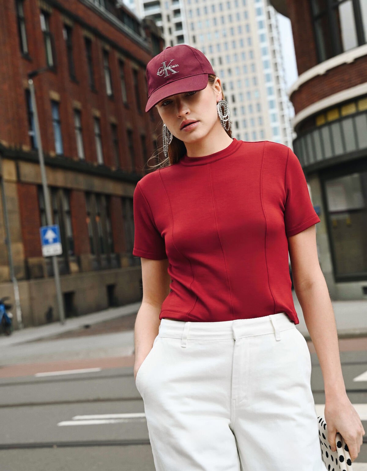 Fitted Cropped T-shirt Donkerrood SHOEBY WOMEN