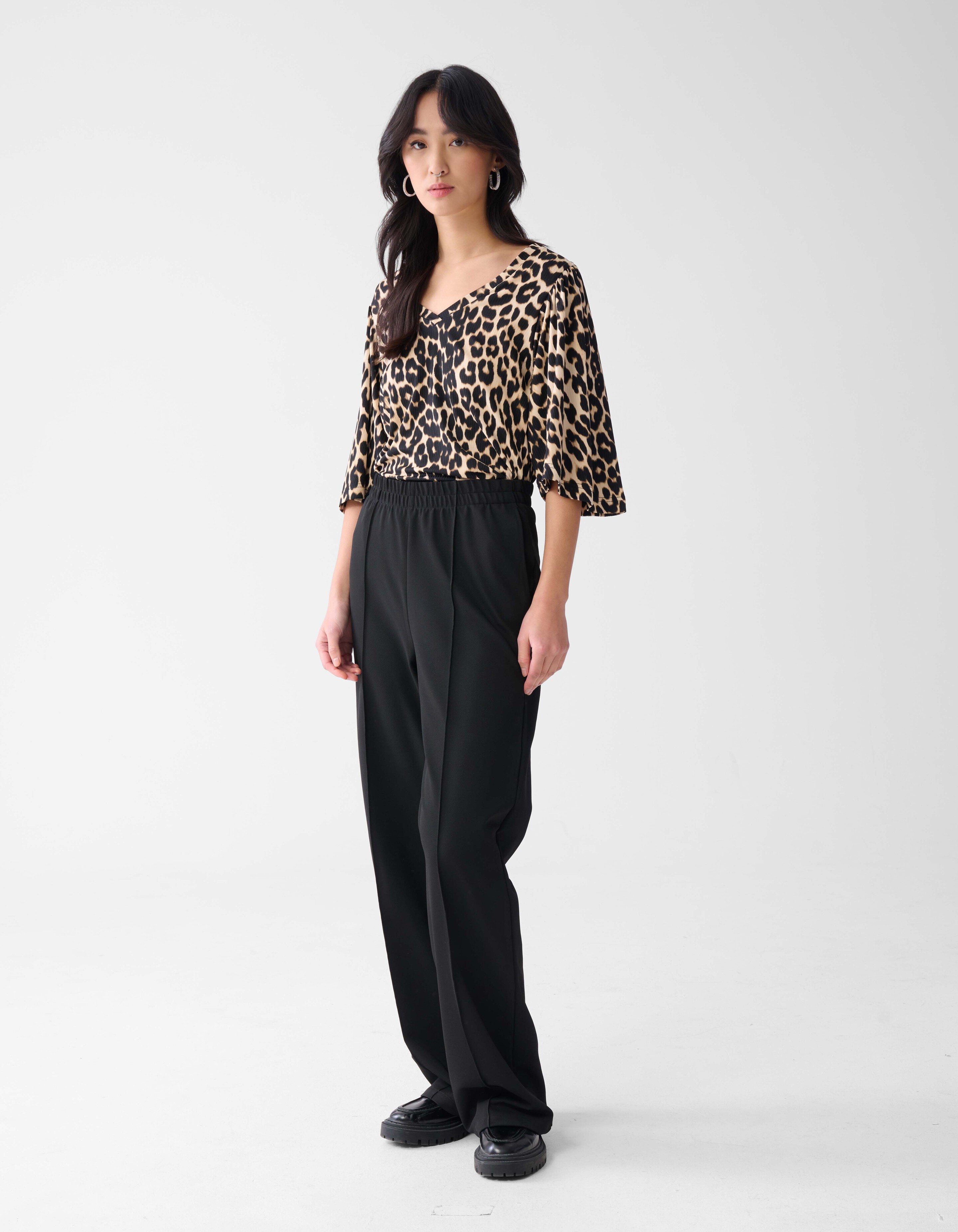 Leopard Ruffle Rib Top Bruin SHOEBY WOMEN