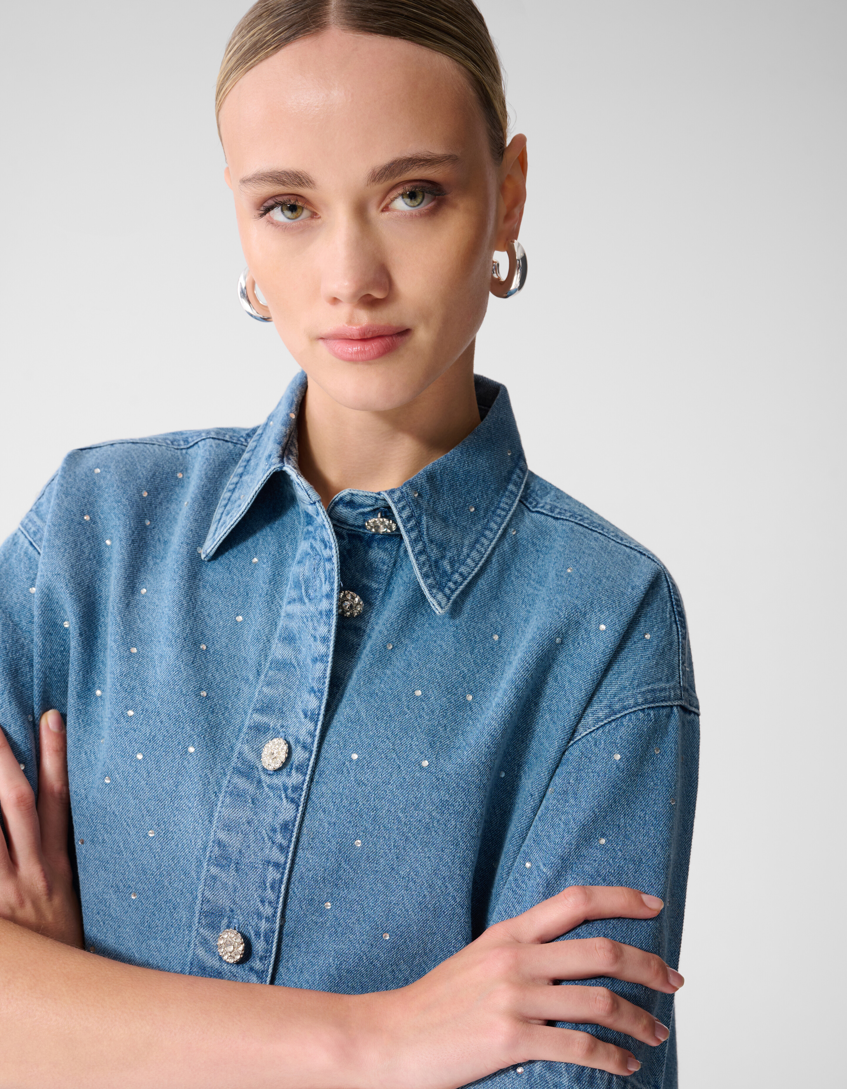 Oversized Fit Strass Denim Blouse Blauw SHOEBY WOMEN
