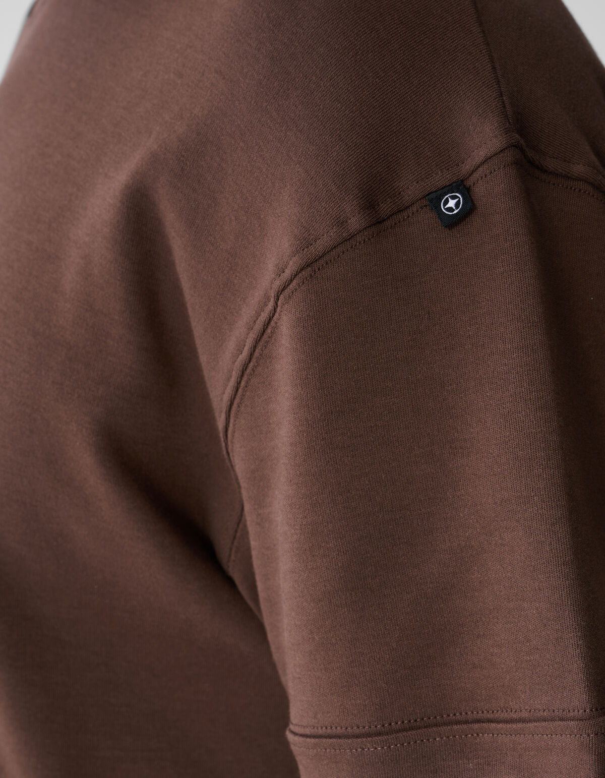 Minimalistisch T-shirt Donkerbruin SHOEBY MEN