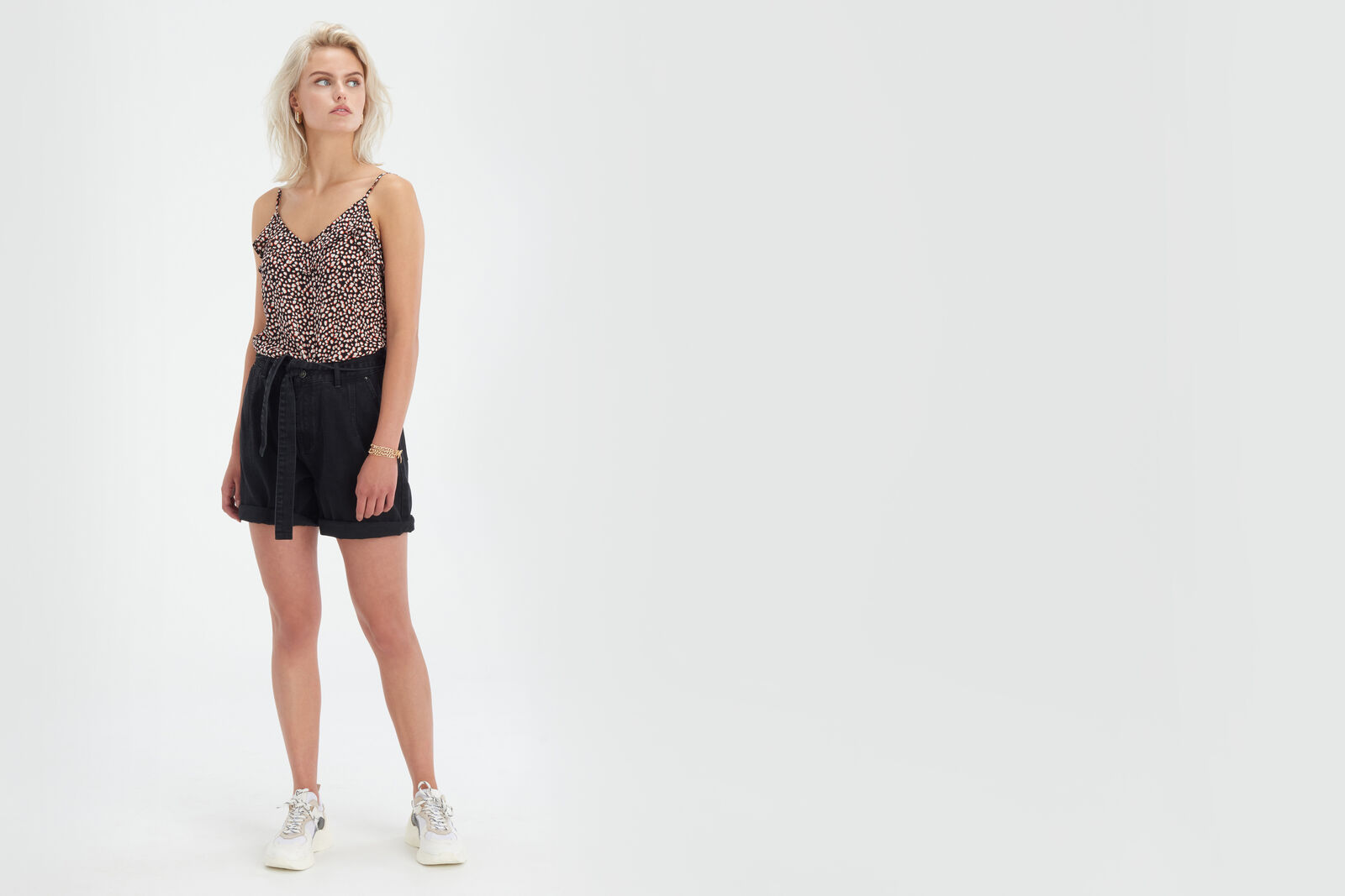 Julia Singlet