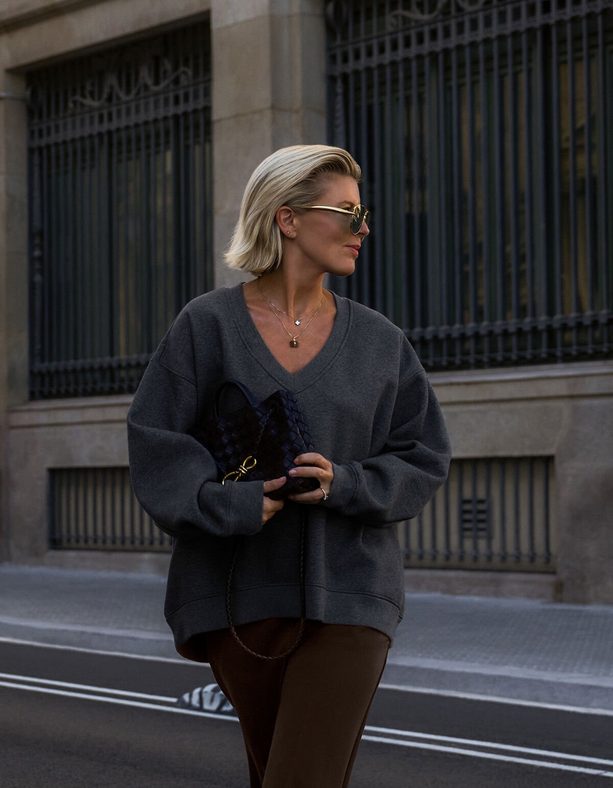Oversized V-hals Sweater Donkergrijs By Lonneke SHOEBY WOMEN