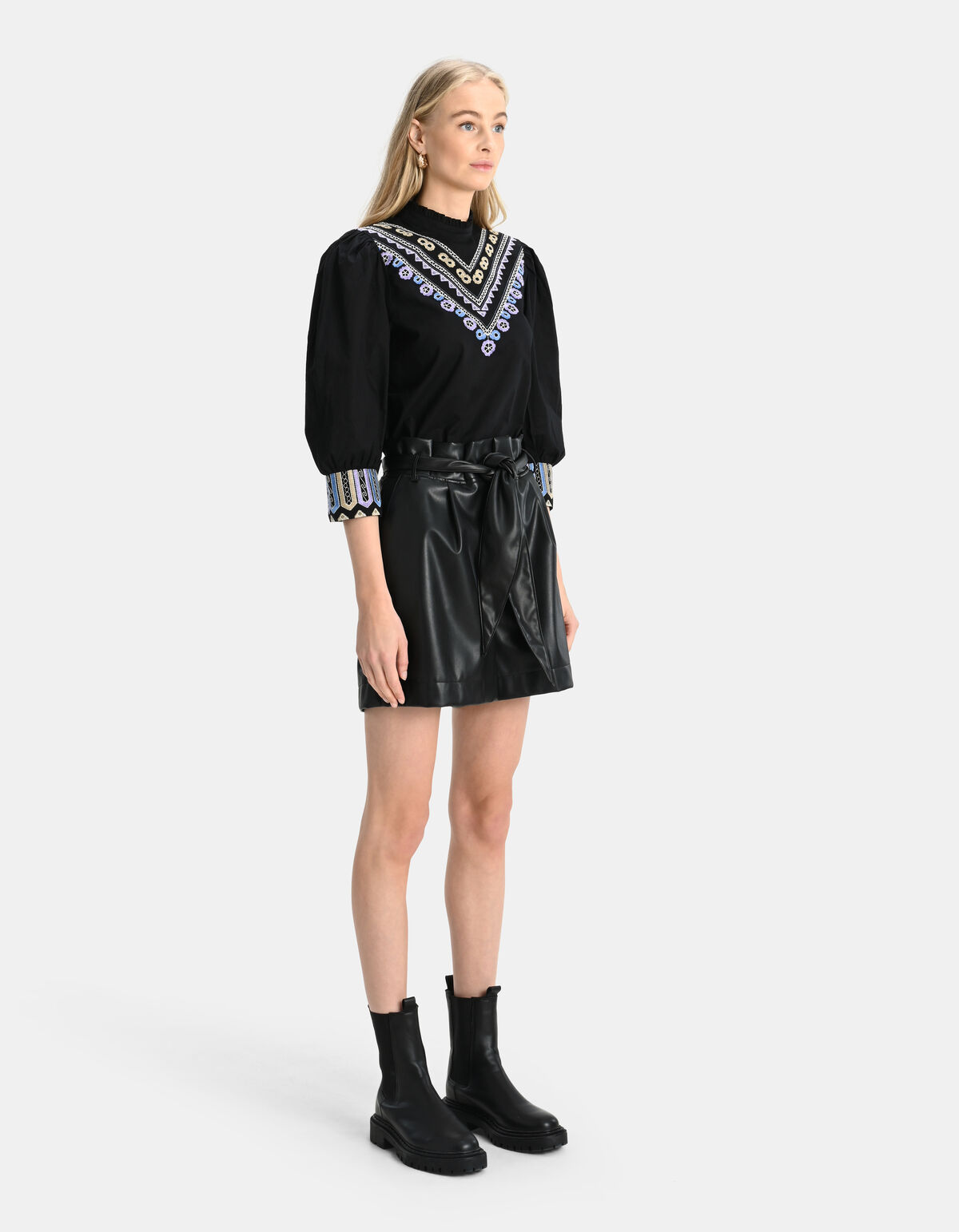 Voile Embroidery Top SHOEBY WOMEN
