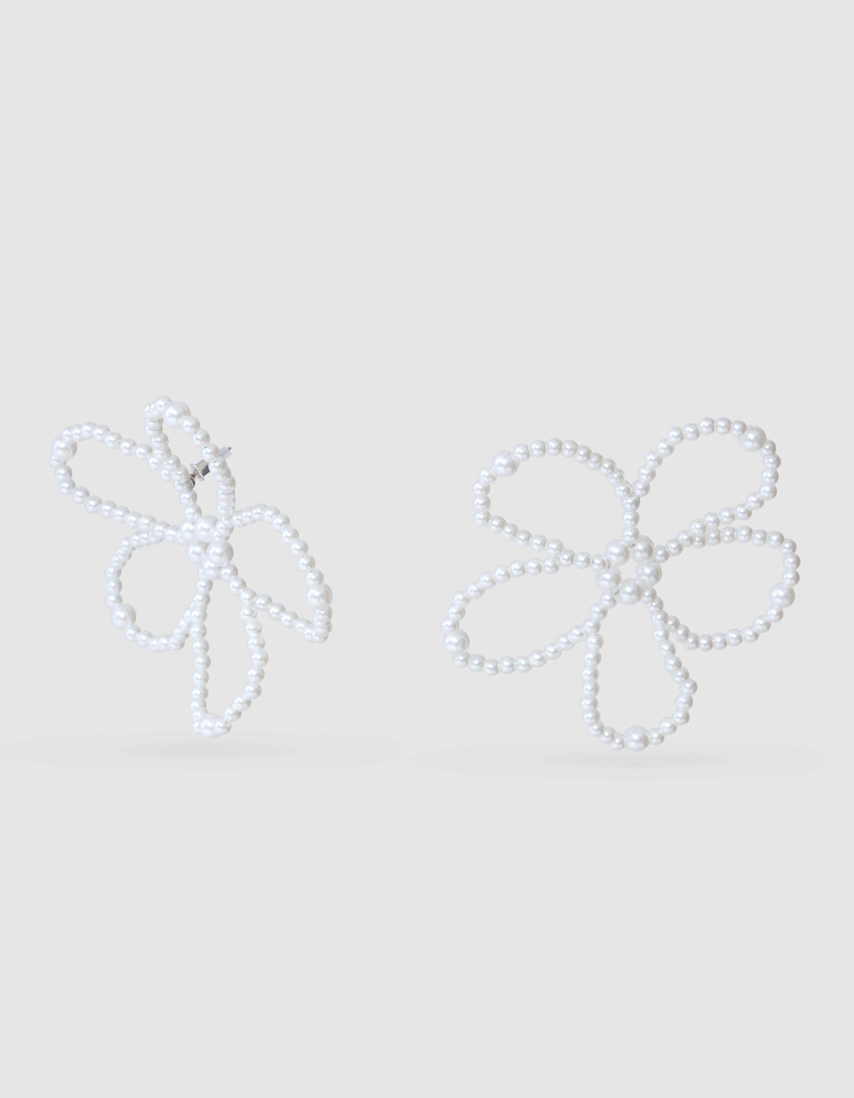 Big Flower Oorbellen Gebroken Wit SHOEBY ACCESSOIRES