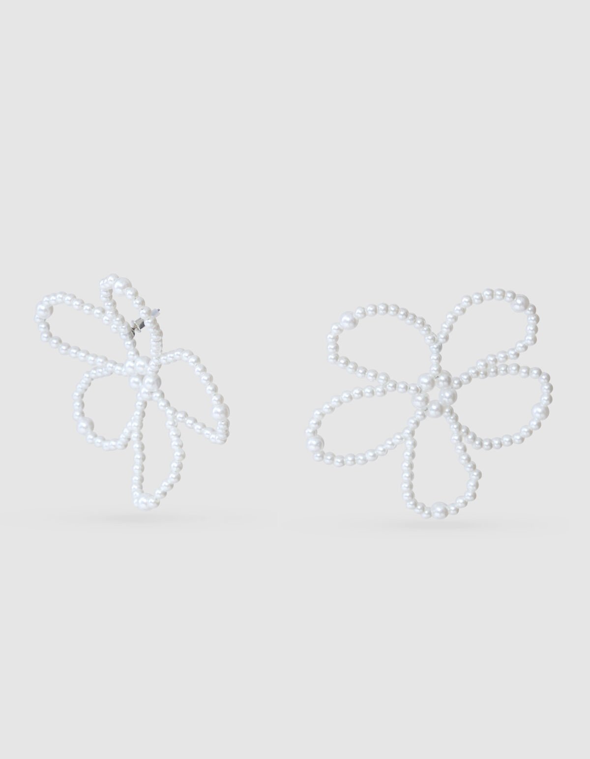 Big Flower Oorbellen Gebroken Wit SHOEBY ACCESSOIRES