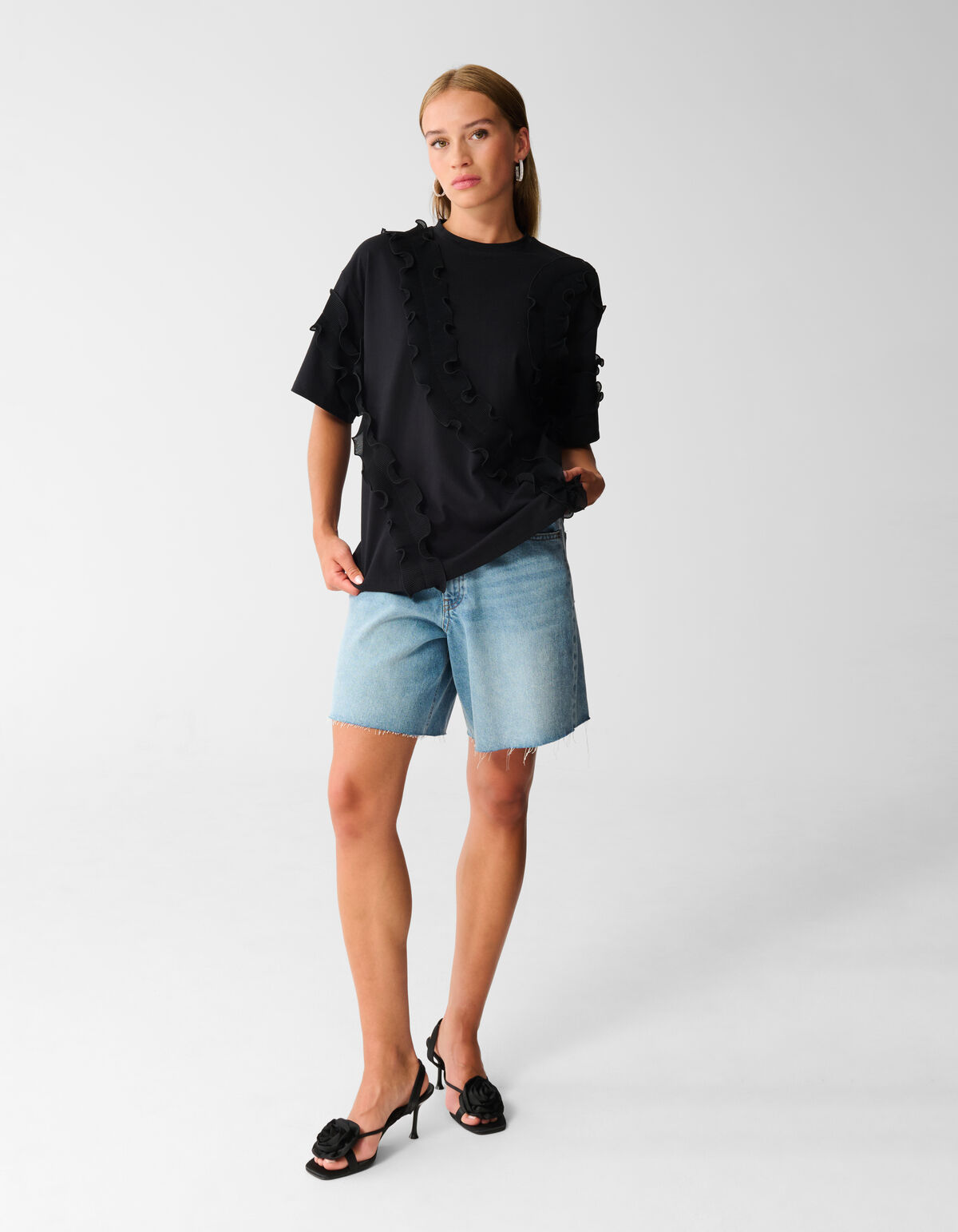 Ruffle T-shirt Zwart SHOEBY WOMEN