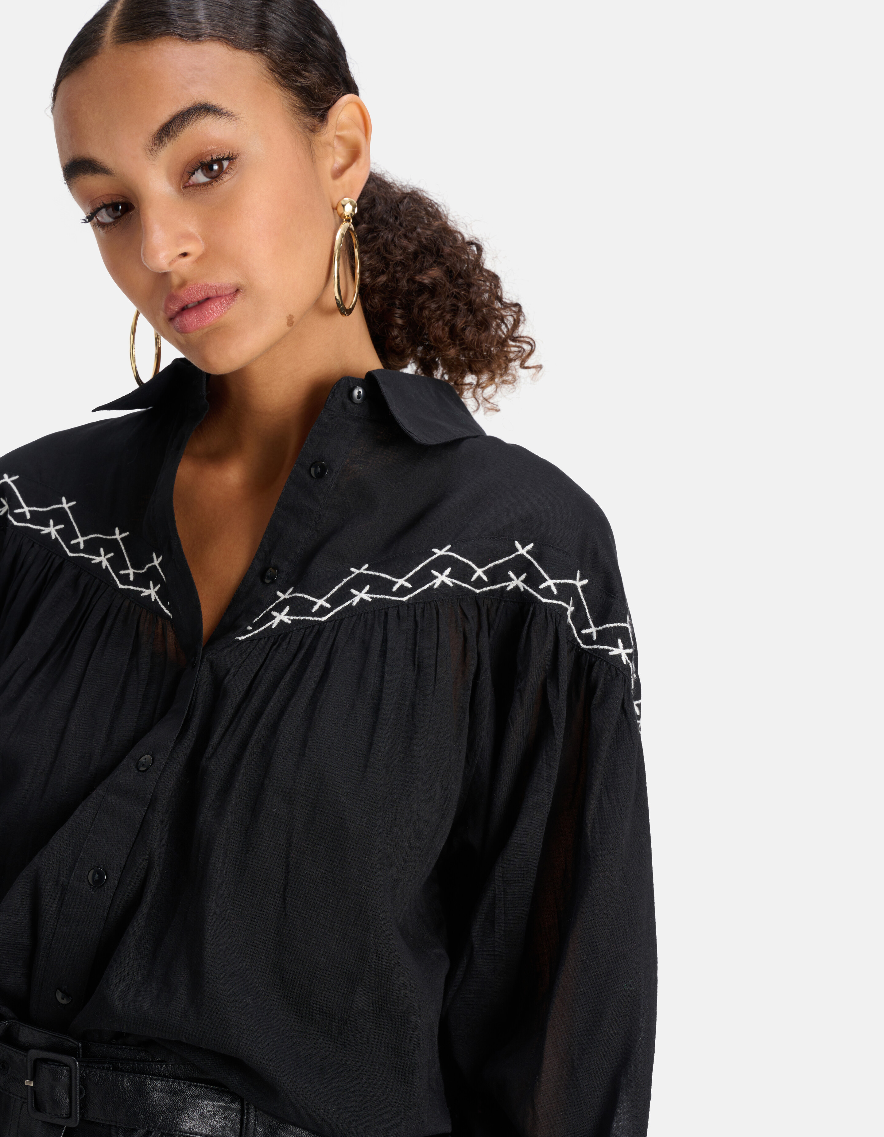 Embroidery Blouse Zwart SHOEBY WOMEN