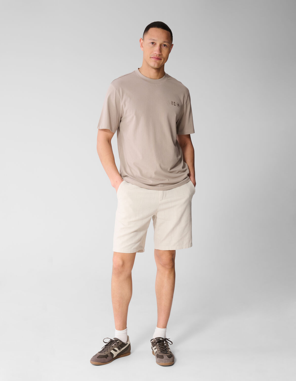 Gradient Logo Artwork T-shirt Lichtbruin SHOEBY MEN