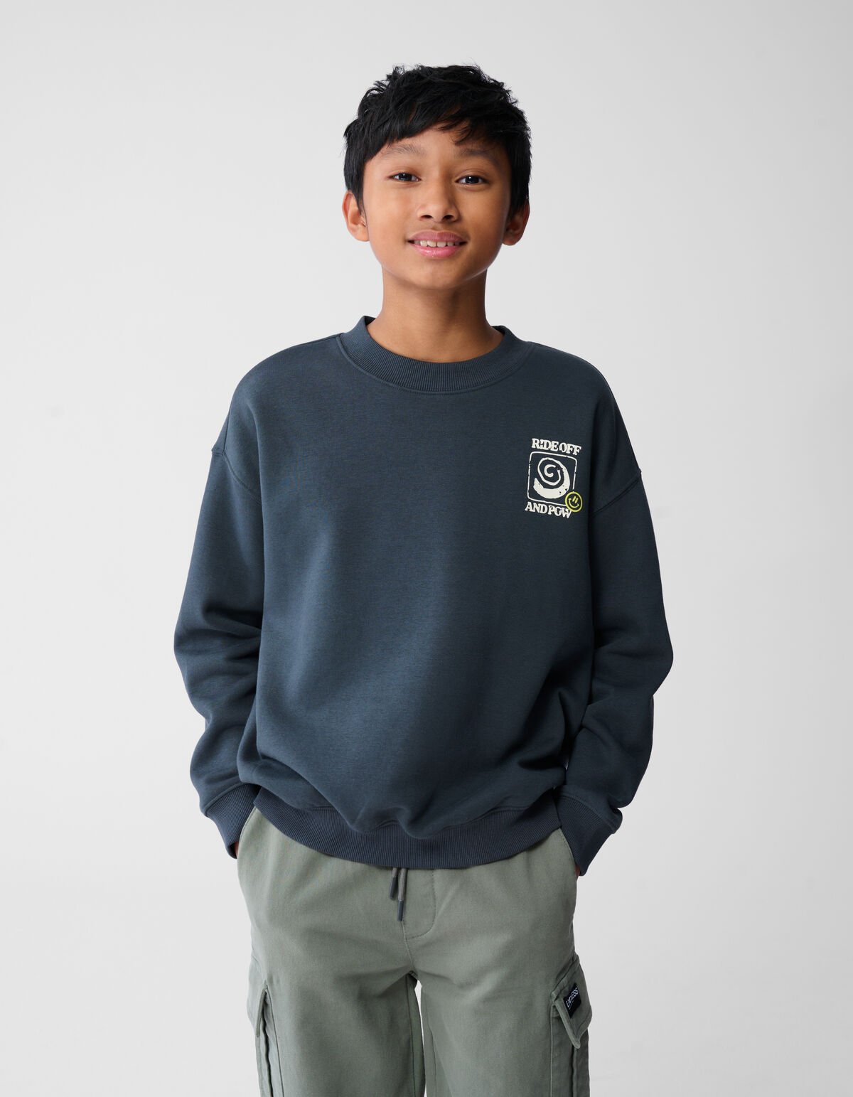 Pow Artwork Sweater Donkergroen SHOEBY BOYS