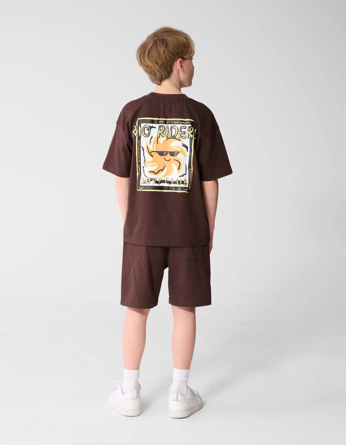 Riders Artwork Short Donkerbruin SHOEBY BOYS