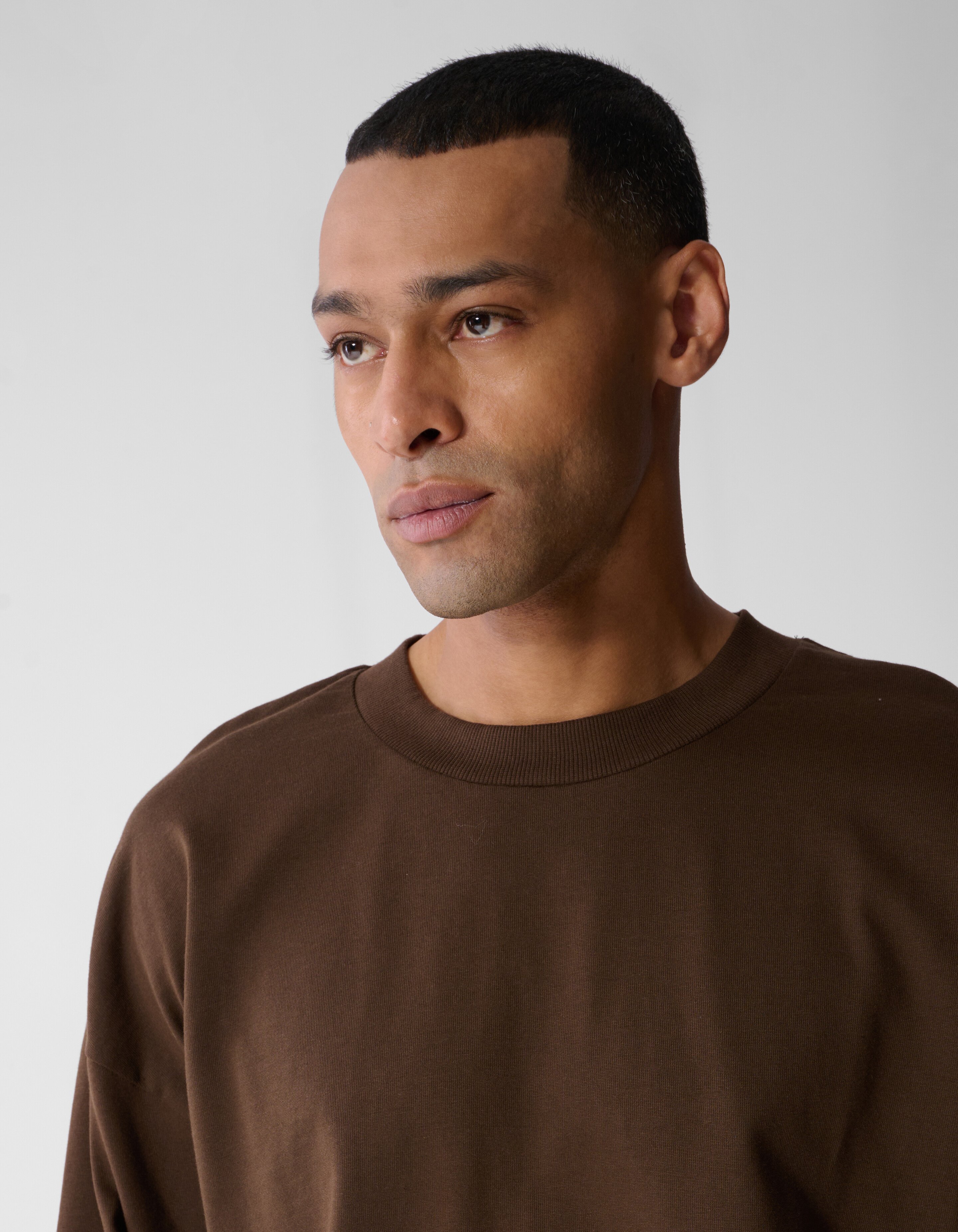 Basis Relaxed Fit Longsleeve Bruin SHOEBY MEN