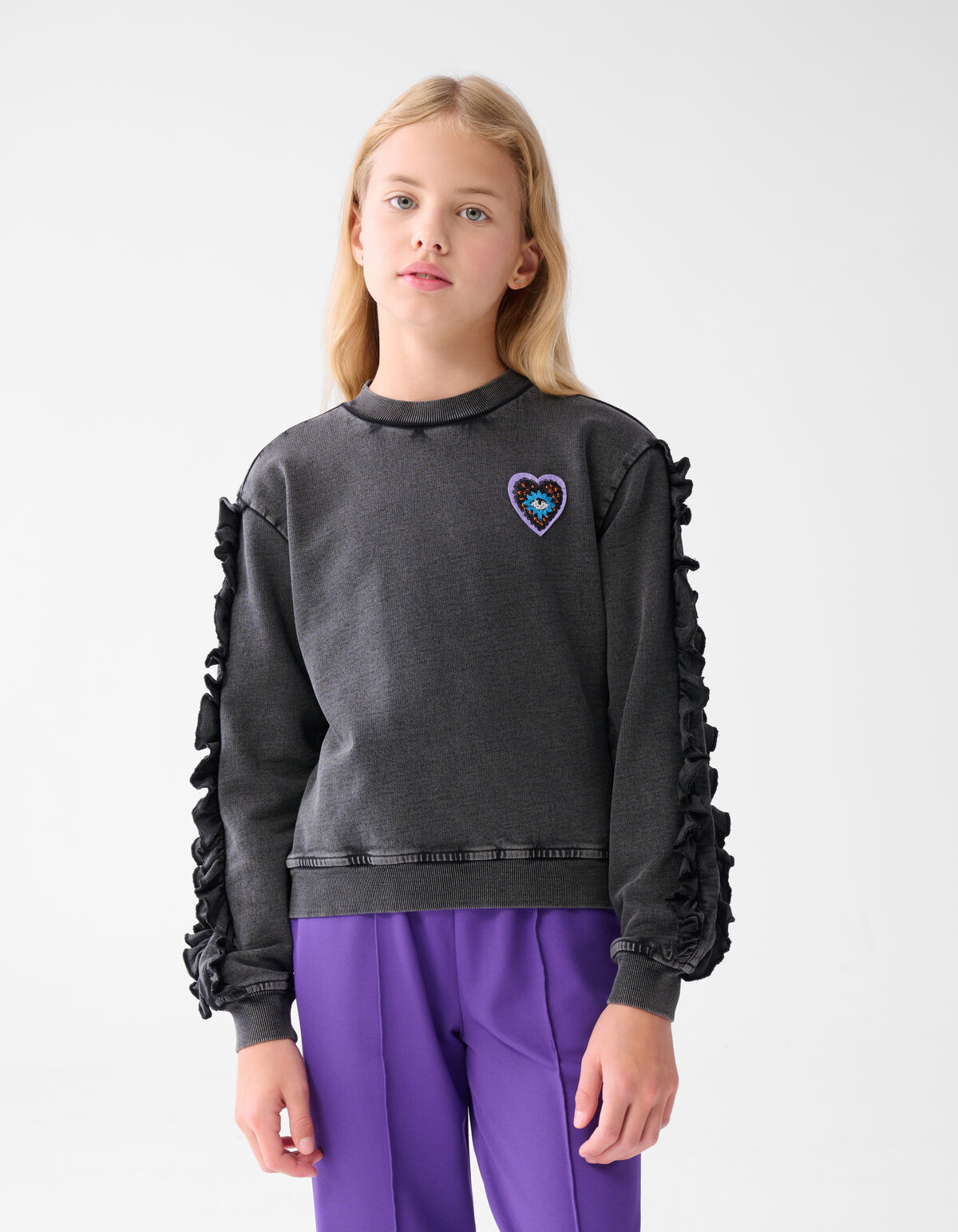 Ruffle Embroidery Sweater Donkergrijs SHOEBY GIRLS