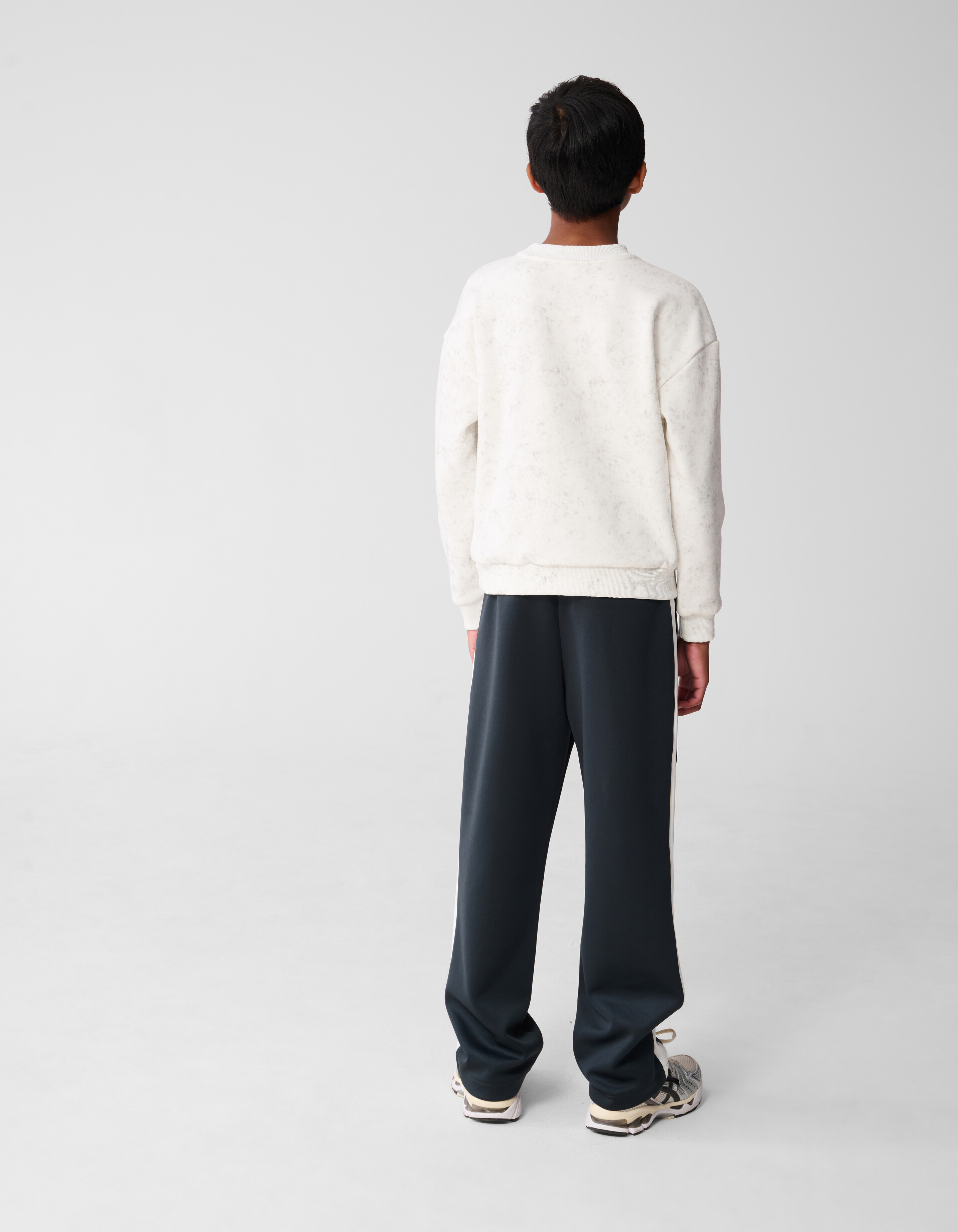 Printed Smiley Artwork Sweater Wit SHOEBY BOYS