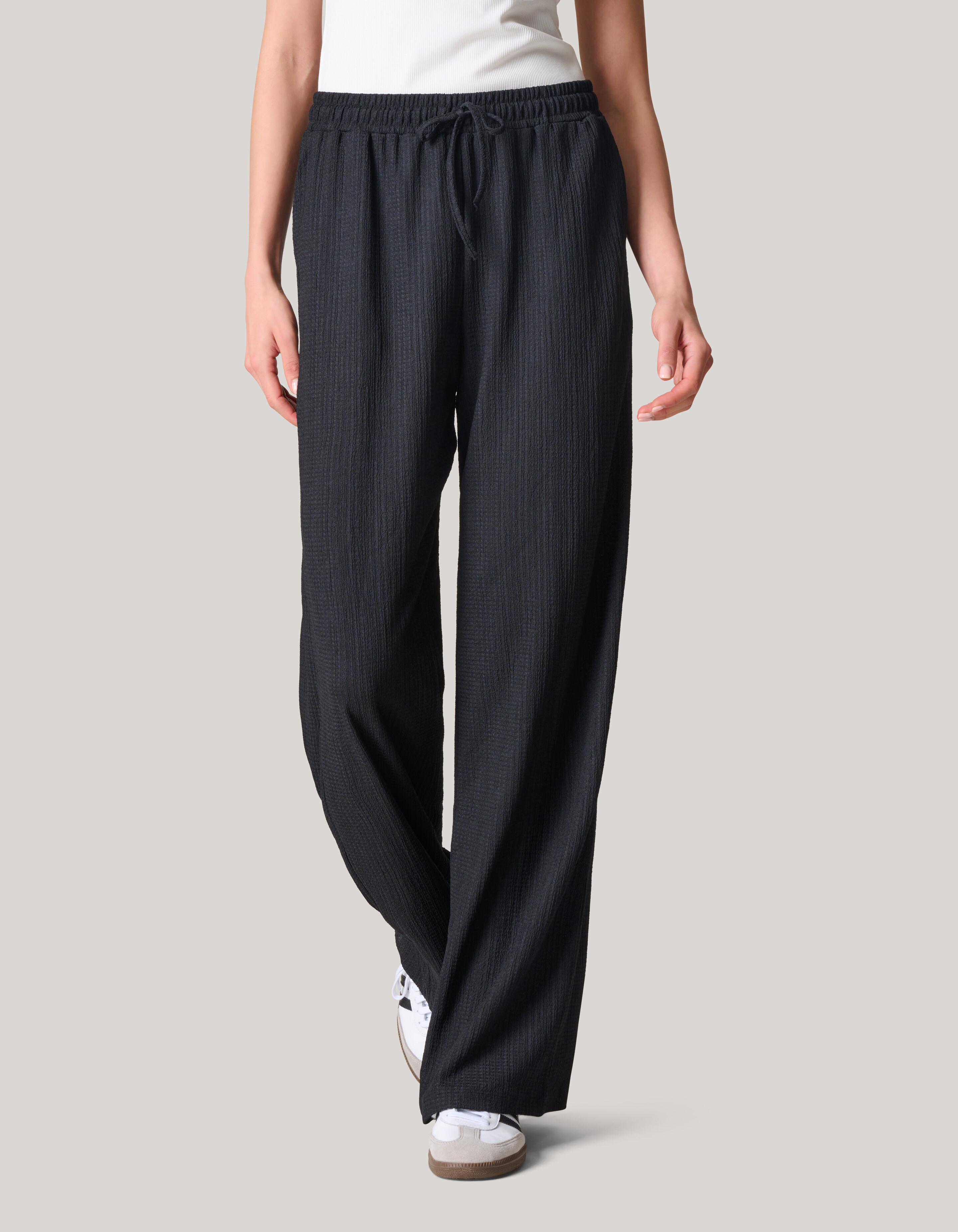 Crinkle Wide Leg Broek Zwart SHOEBY WOMEN