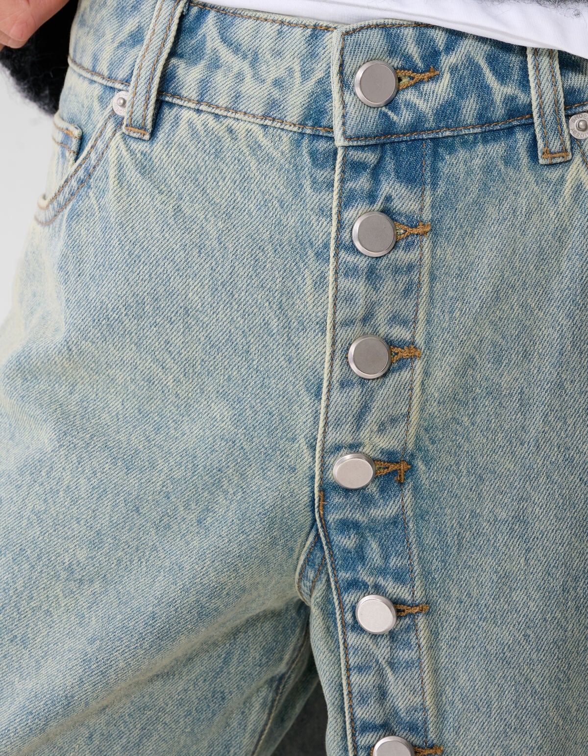 Wide Leg Fit Jeans Met Knoopsluiting Bleached SHOEBY WOMEN