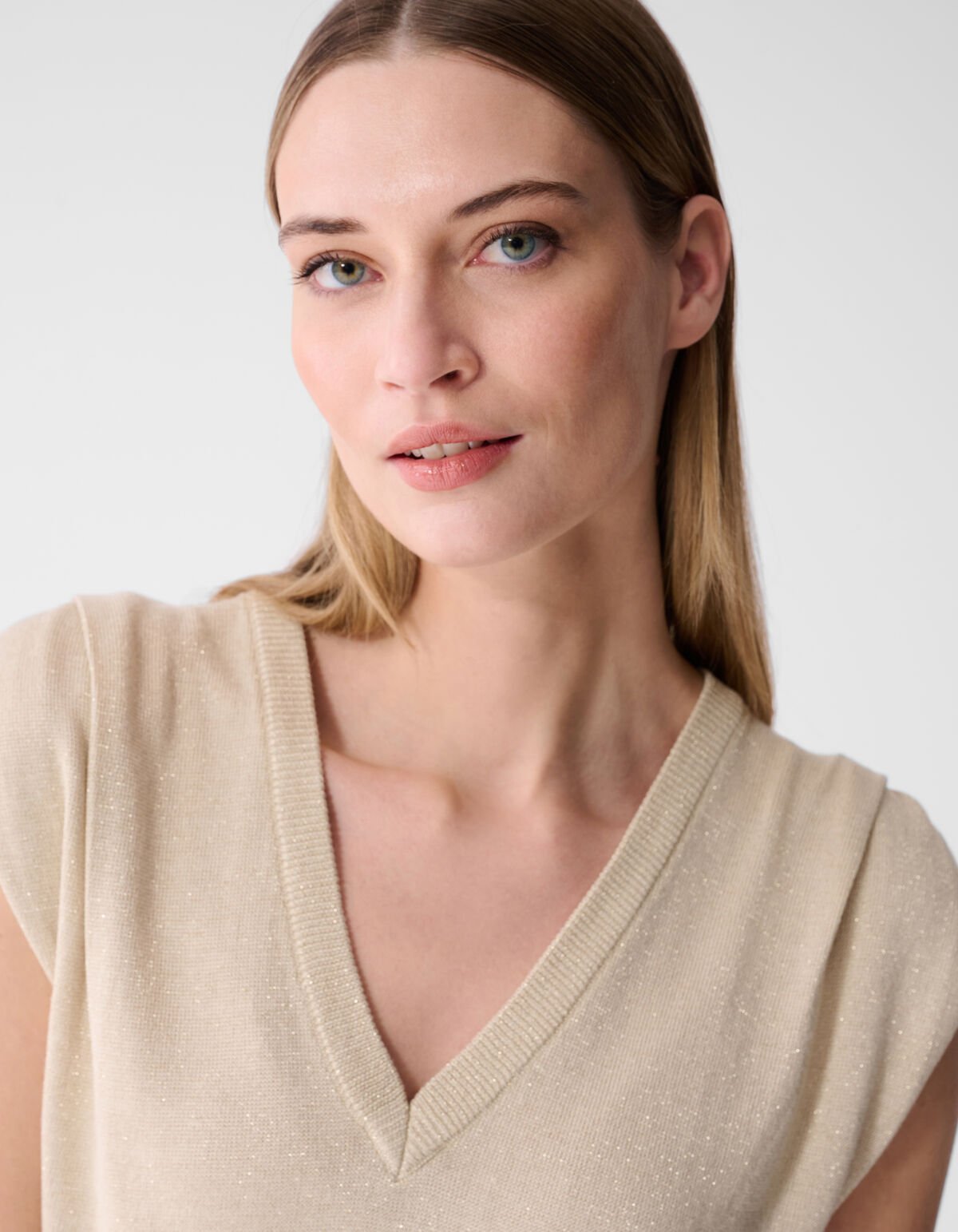 Glitter V-Neck Top Zand SHOEBY WOMEN