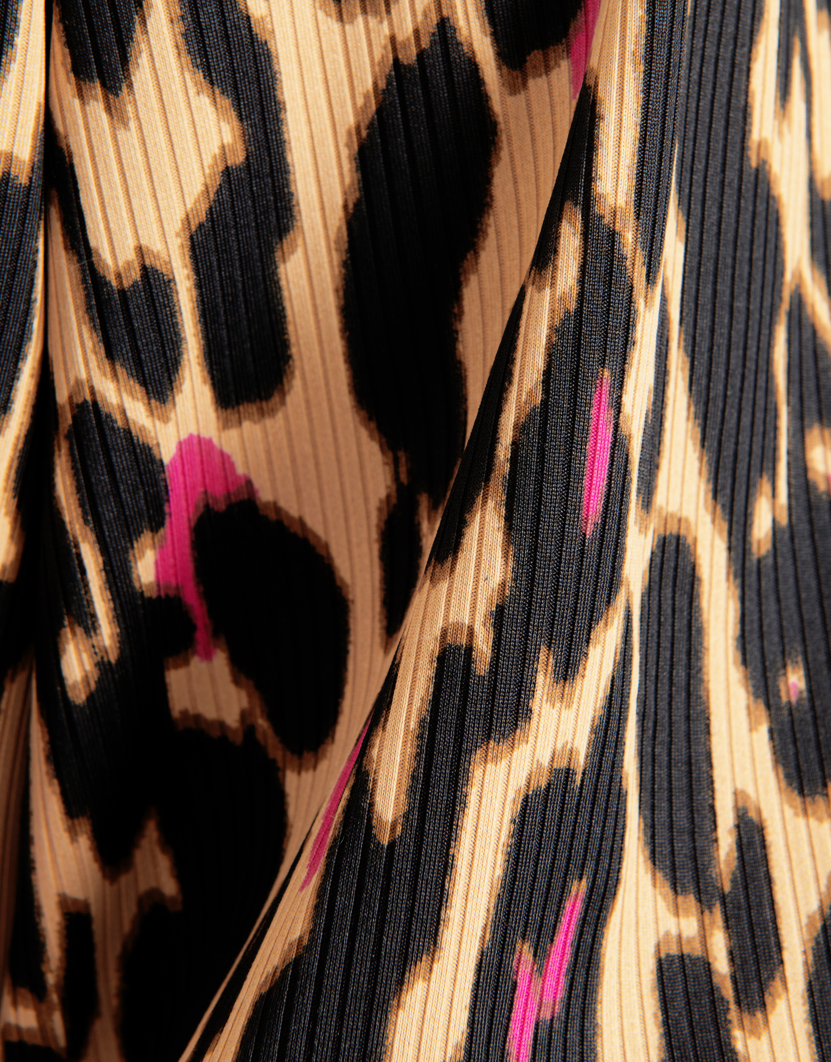 Leopard Rib V-hals Top Bruin SHOEBY WOMEN