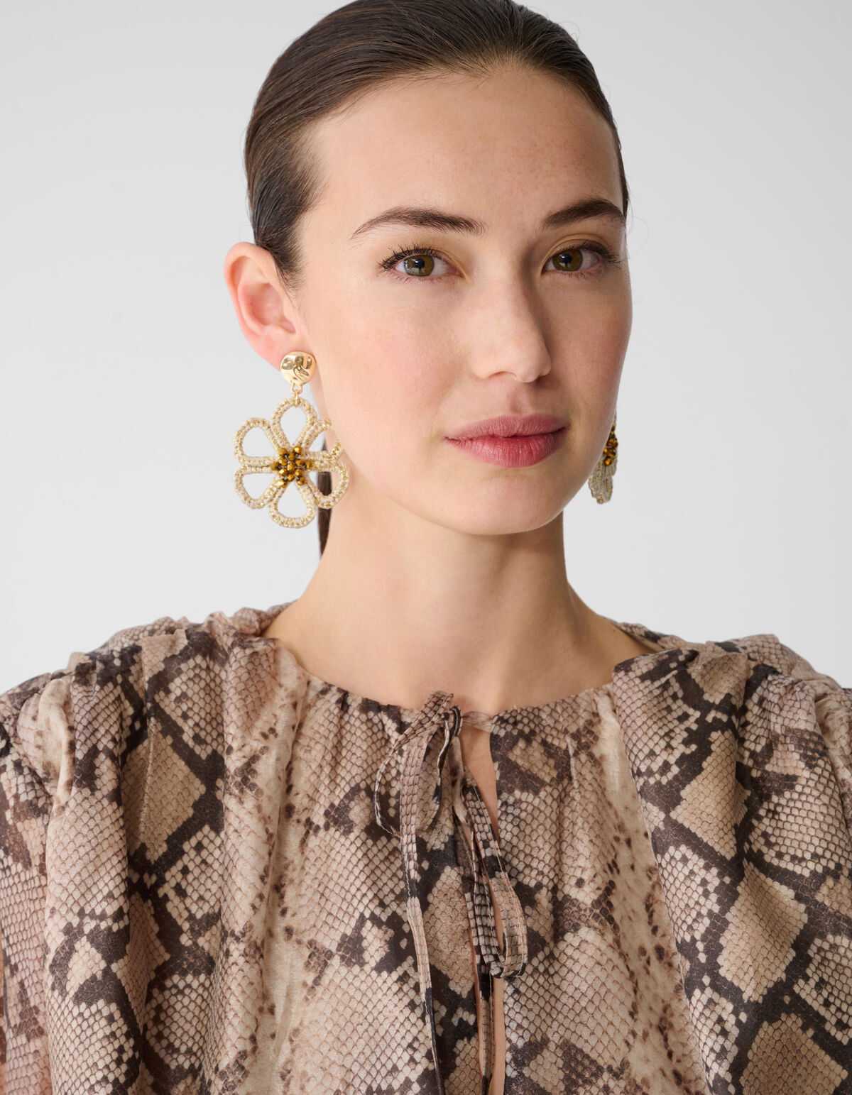 Small Flower Oorbellen Gebroken Wit SHOEBY ACCESSOIRES