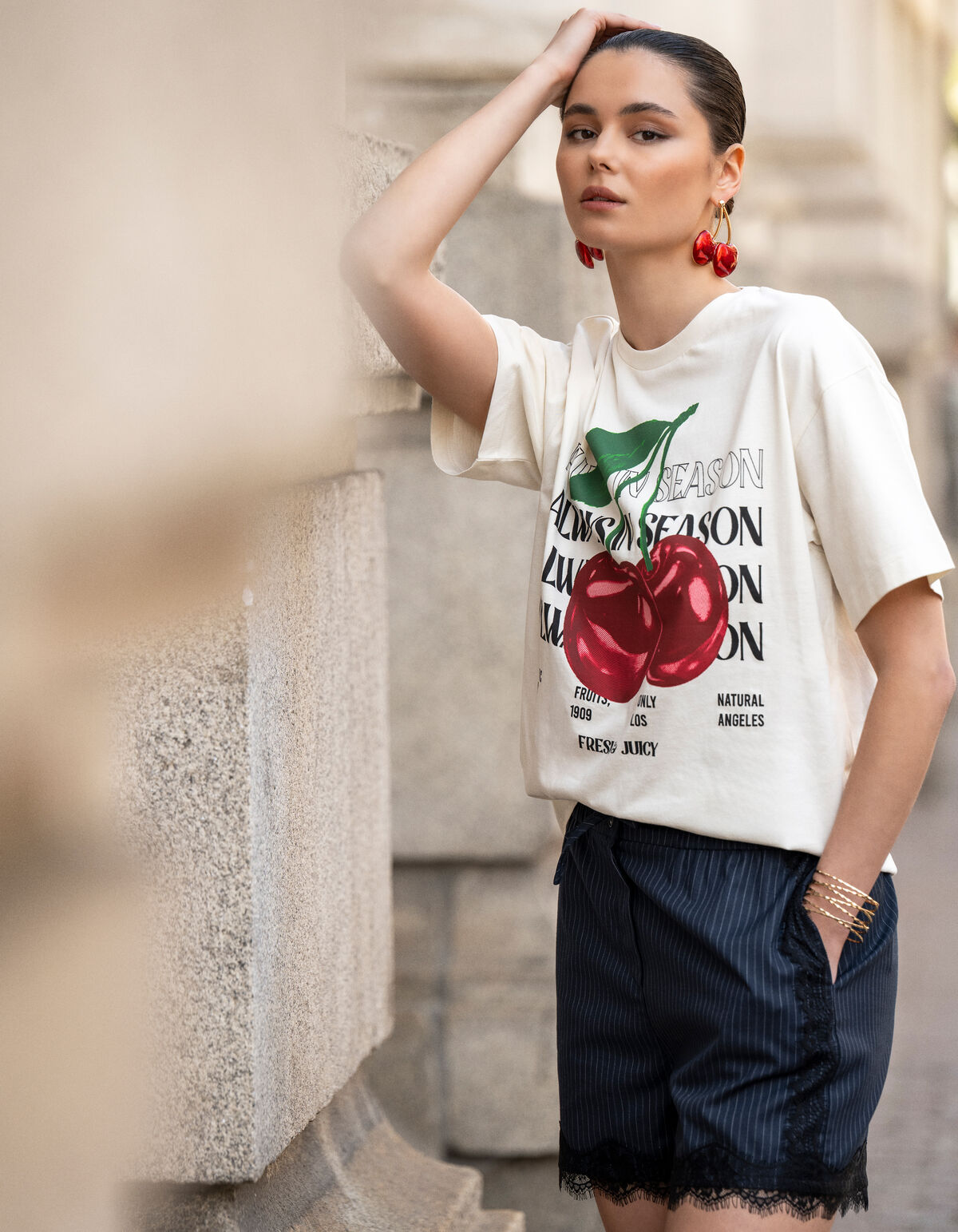 Cherry Artwork T-shirt Gebroken Wit SHOEBY WOMEN