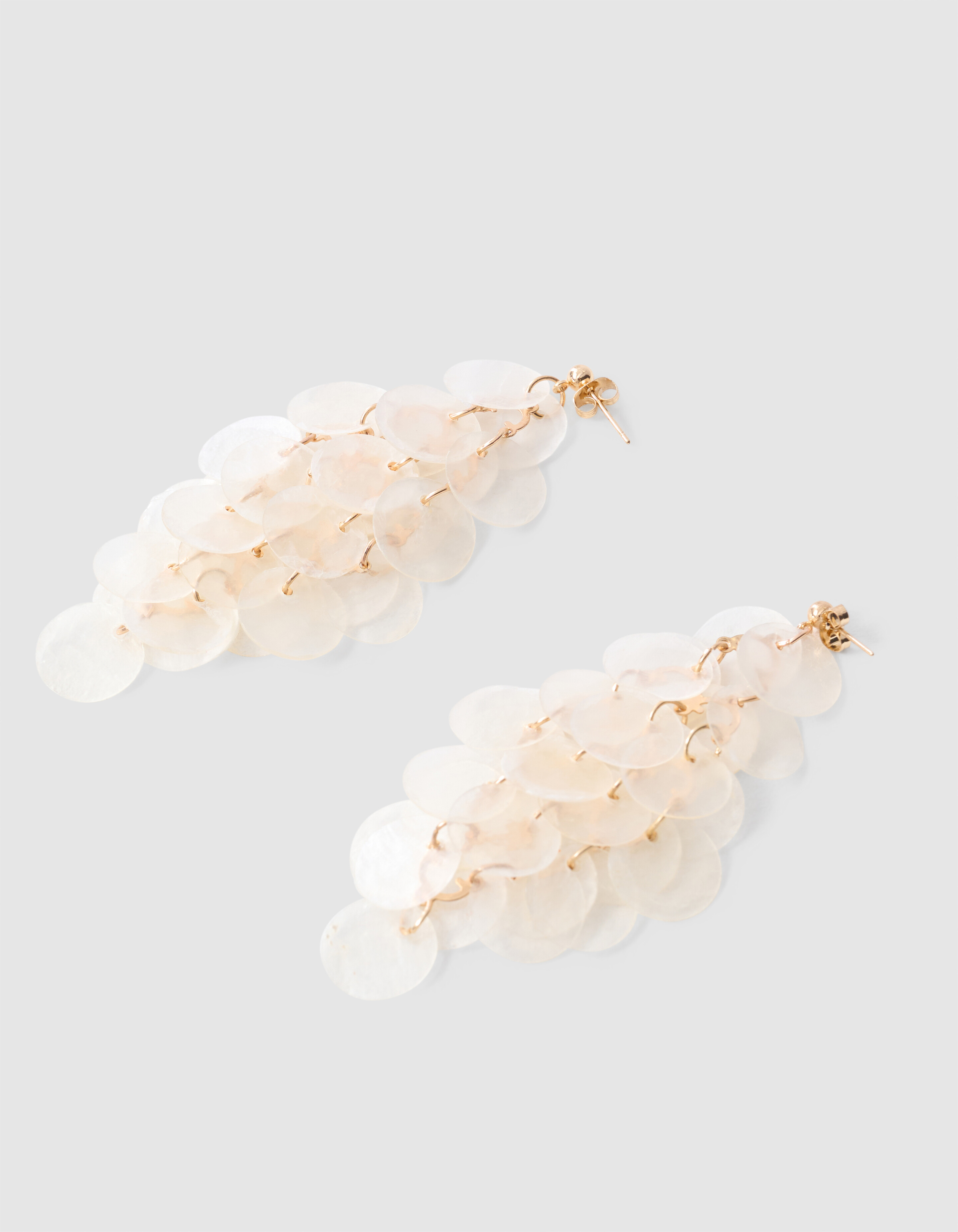 Shell Triangle Oorbellen Gebroken Wit SHOEBY ACCESSOIRES