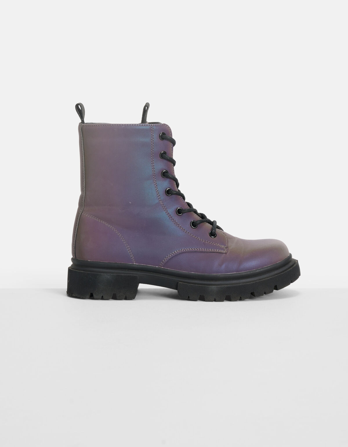 Holly Laars SHOEBY SHOES