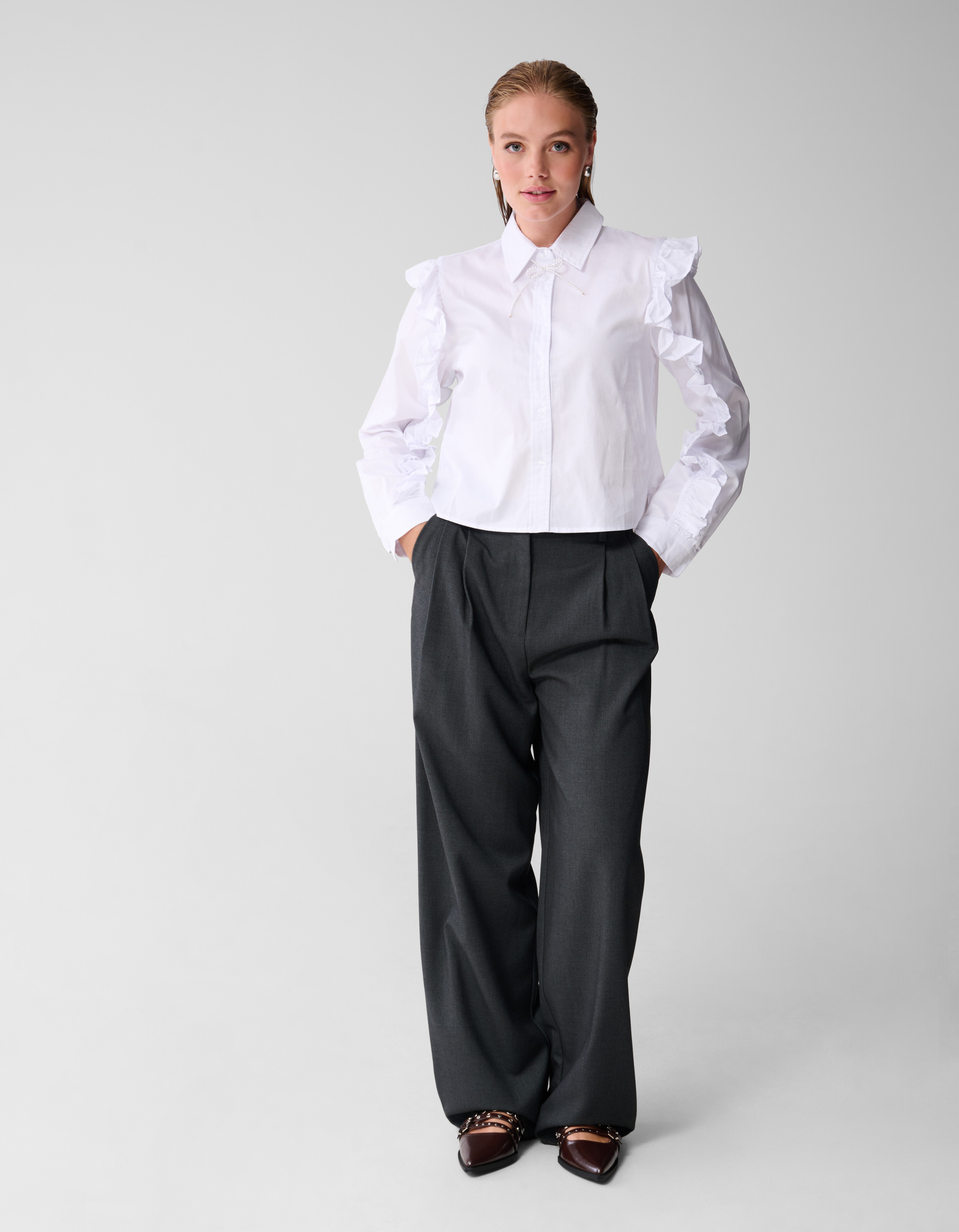 Ruffle Blouse Wit SHOEBY WOMEN