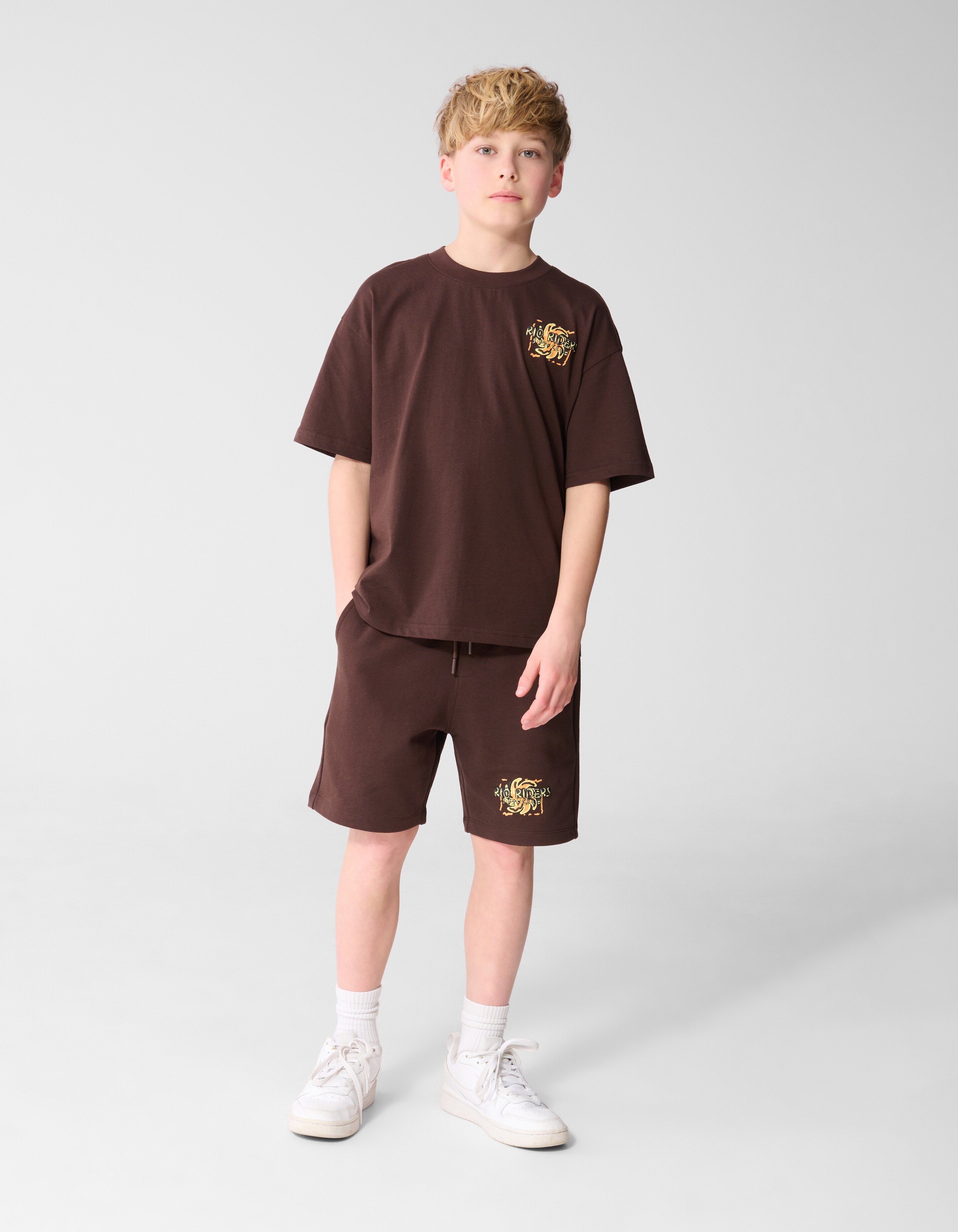 Riders Artwork T-shirt Donkerbruin SHOEBY BOYS