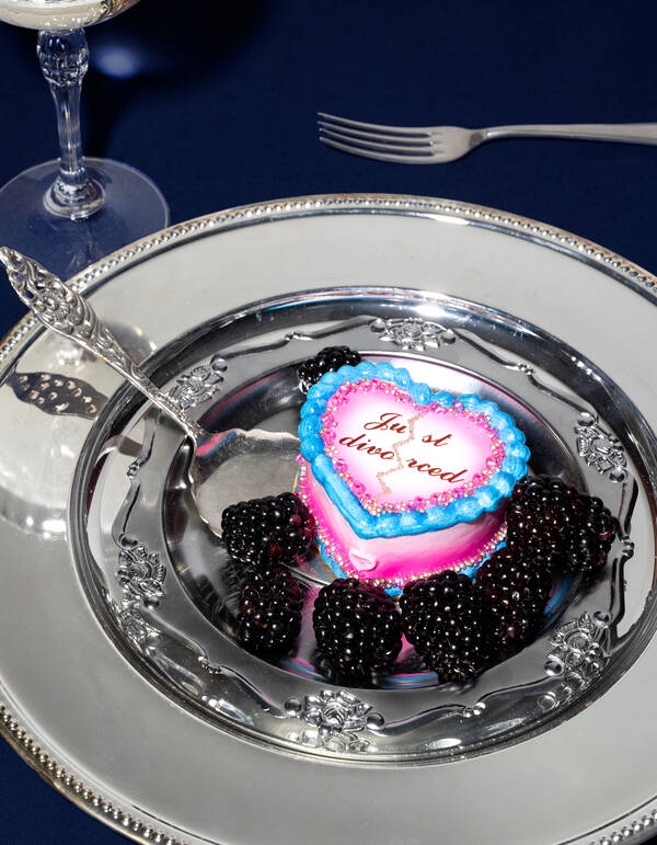 Just Divorced Kerstbal Roze By Fred SHOEBY ACCESSOIRES