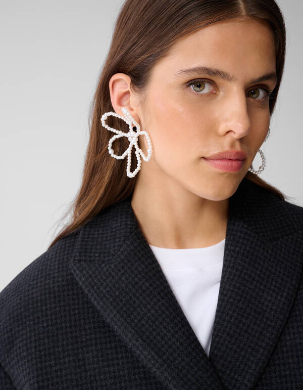 Big Flower Oorbellen Gebroken Wit SHOEBY ACCESSOIRES